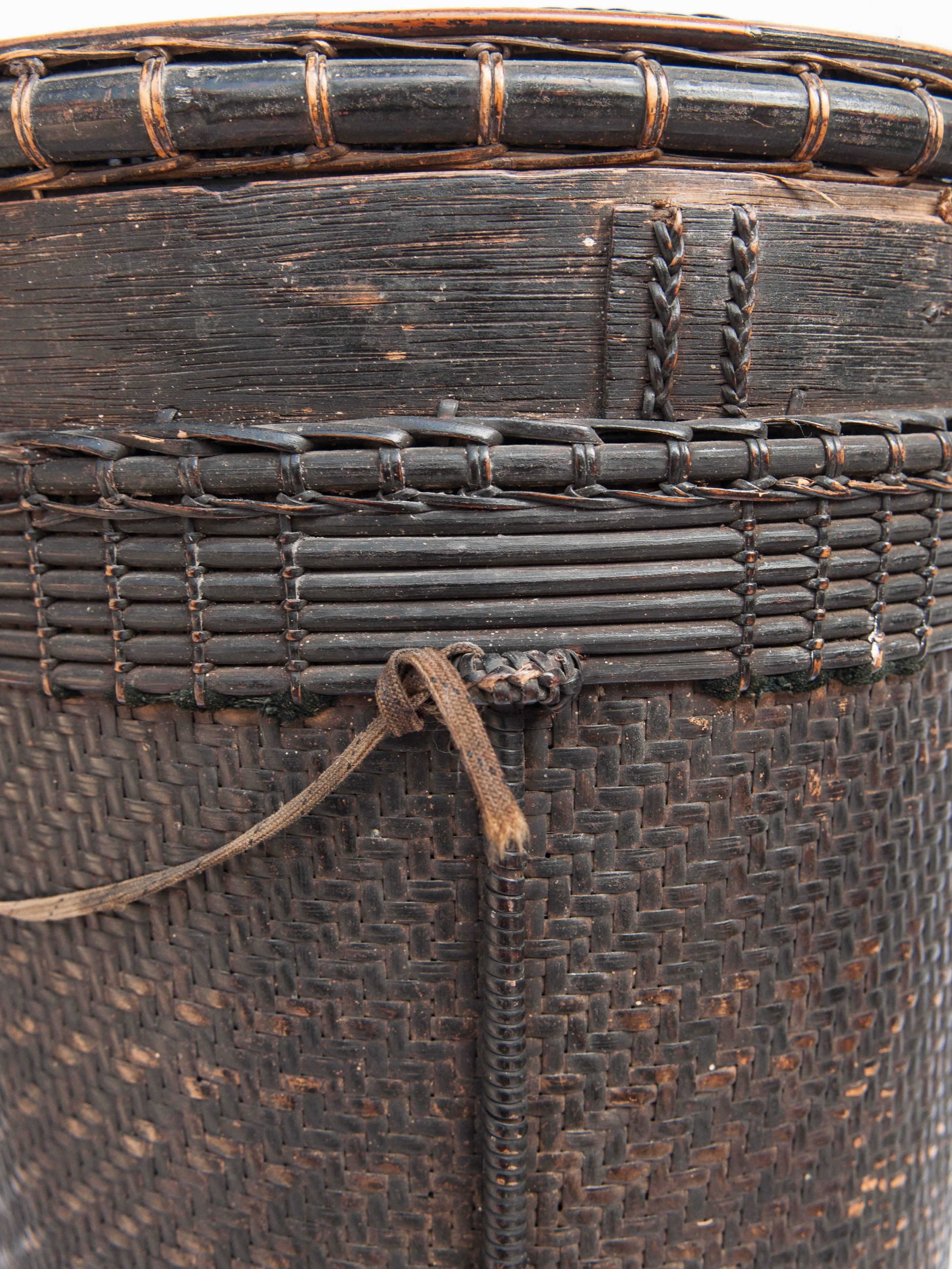 Tall Tribal Storage Basket with Lid from Laos, Mid-20th Century 4
