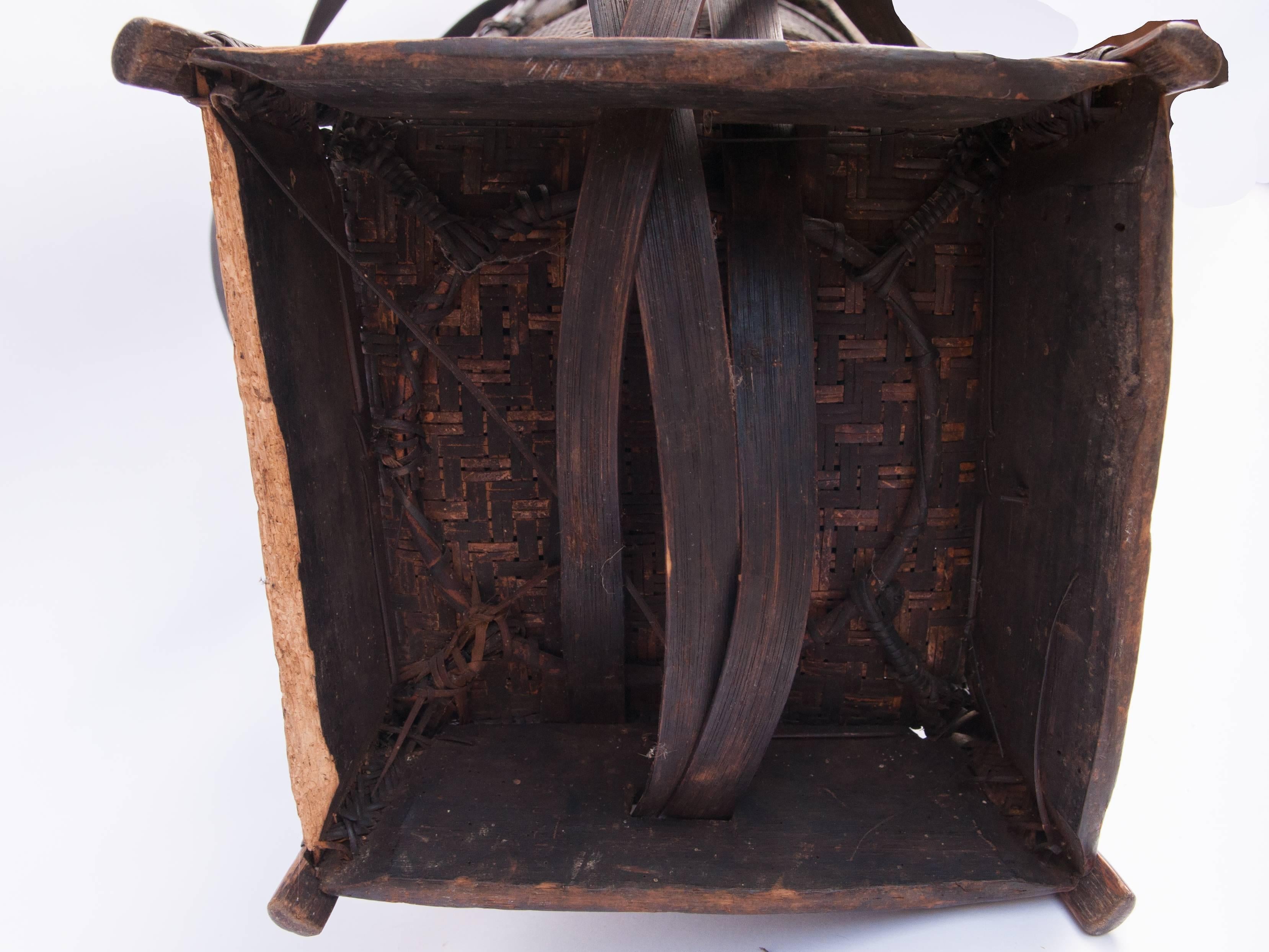 Tall Tribal Storage Basket with Lid from Laos, Mid-20th Century 5