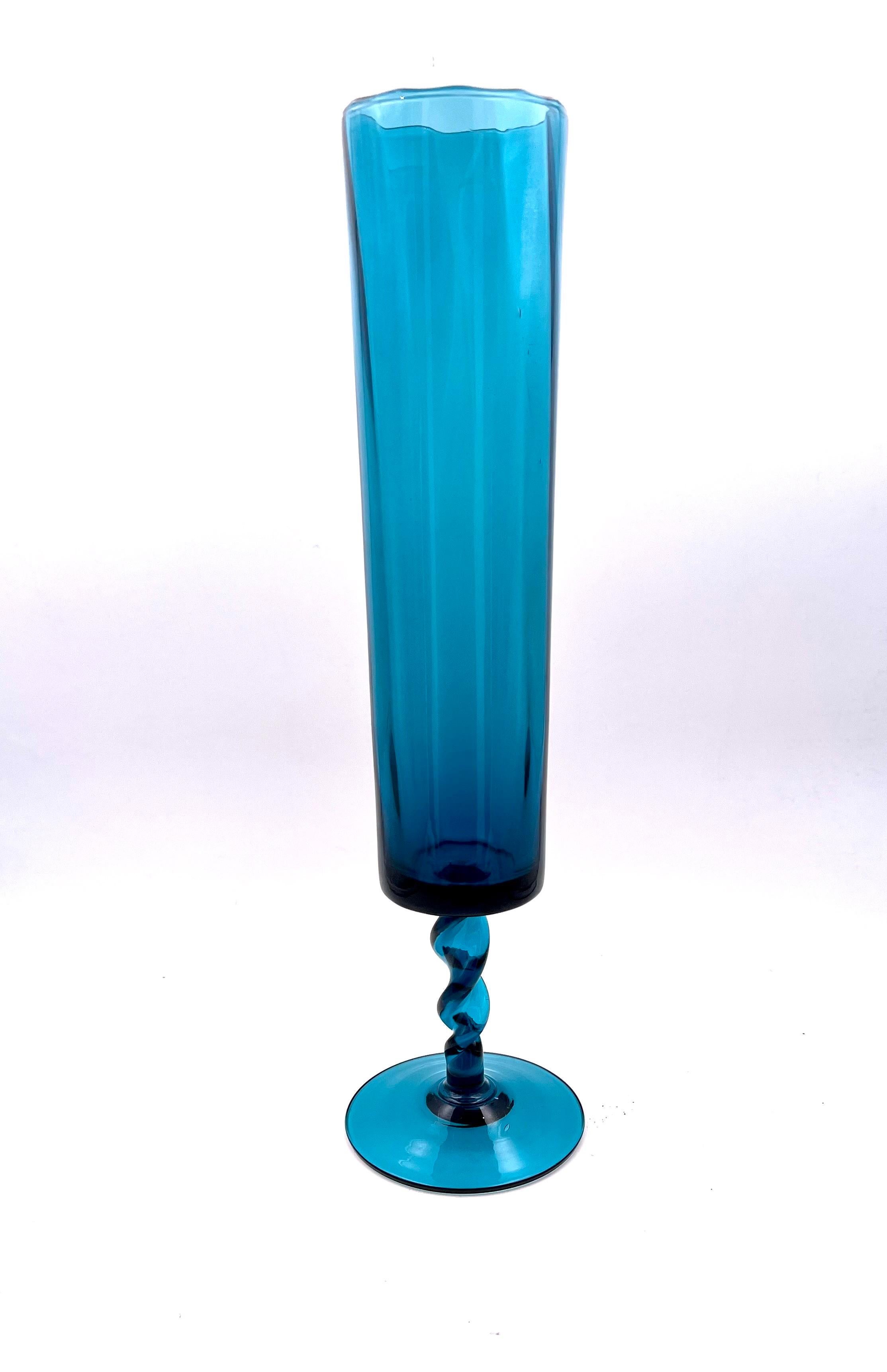 Beautiful tall Empoli glass vase with a twisted vase, excellent condition great color.