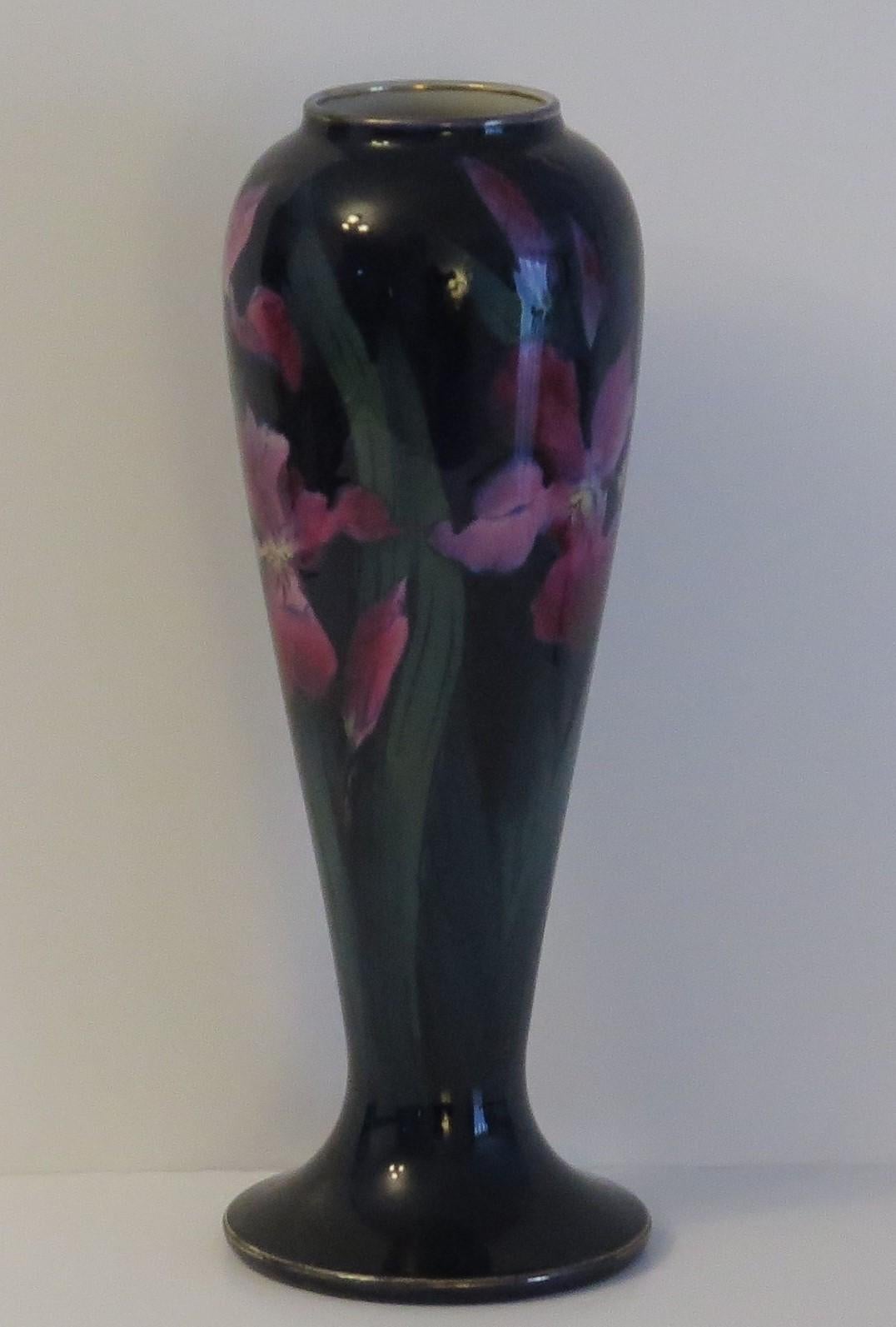 English Tall Vase Imperial Rouge by George Jones & Sons, Art Nouveau Late 19th Century