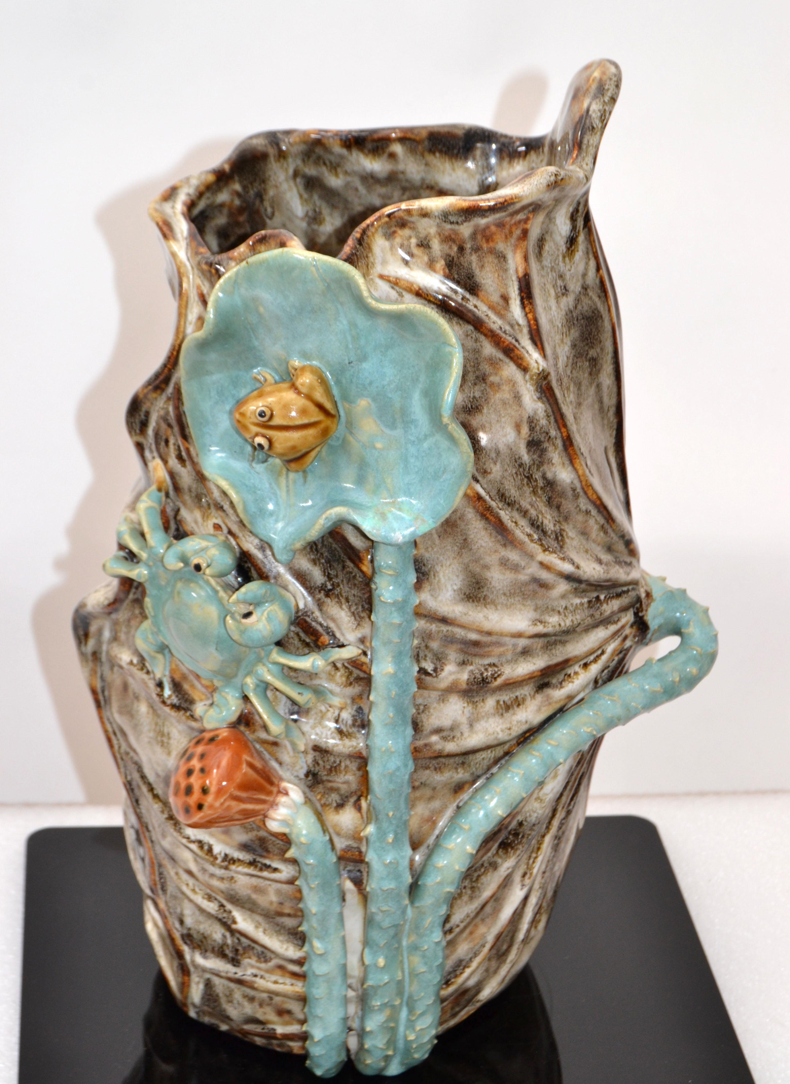 Tall Vase Mid-Century Modern Glazed Earthenware Frog & Crab Nautical Motif, 1970 For Sale 8