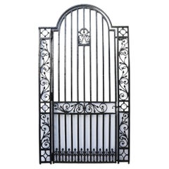 Puerta alta victoriana de hierro forjado para jardín con marco