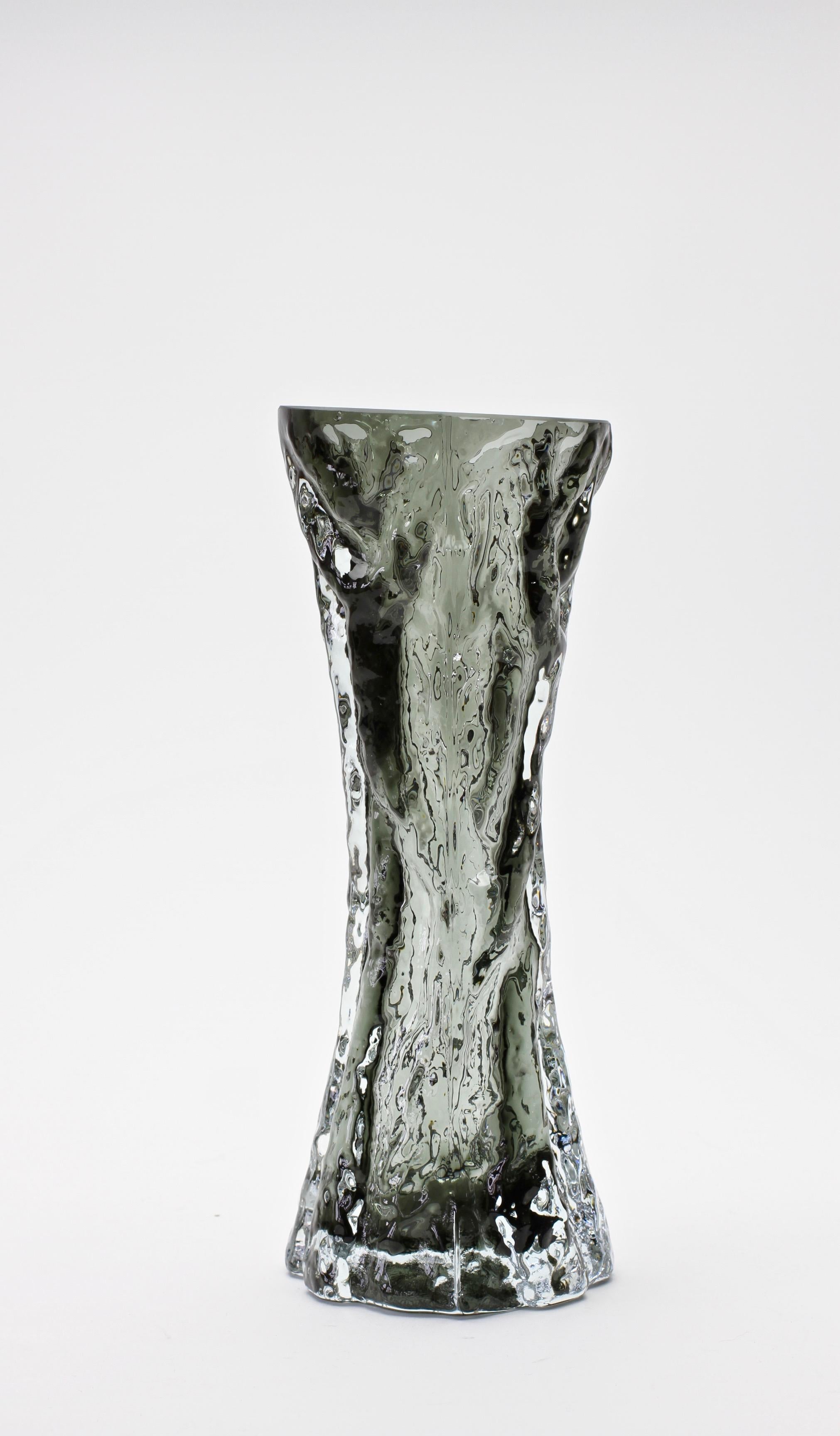 Grand vase vintage en verre fumé noir à écorce d'arbre par Ingrid Glas:: vers 1970 Bon état à Landau an der Isar, Bayern