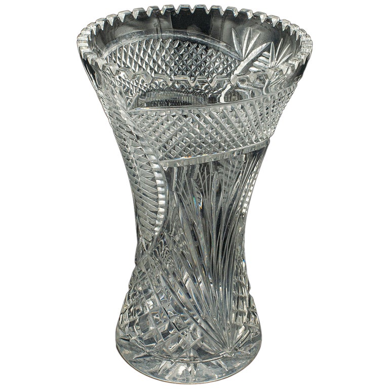 Hohe Vintage Kristall Blumenvase, Englisch, geschliffenes Glas, dekorativ, Mitte des Jahrhunderts im Angebot bei 1stDibs Deutschland