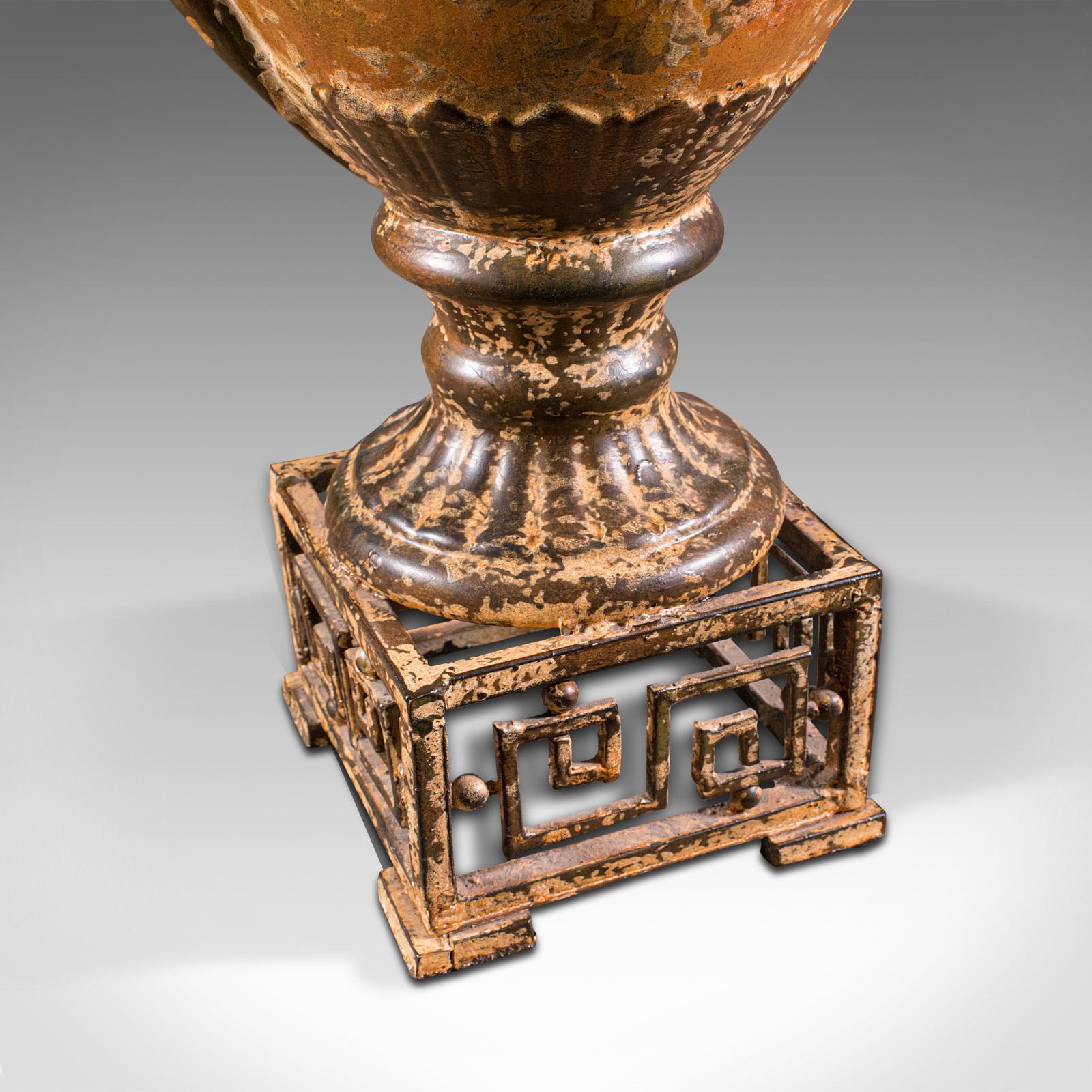 Große dekorative Vintage-Vase, orientalische Balusterurne aus Keramik, italienisch, um 1970 im Angebot 7