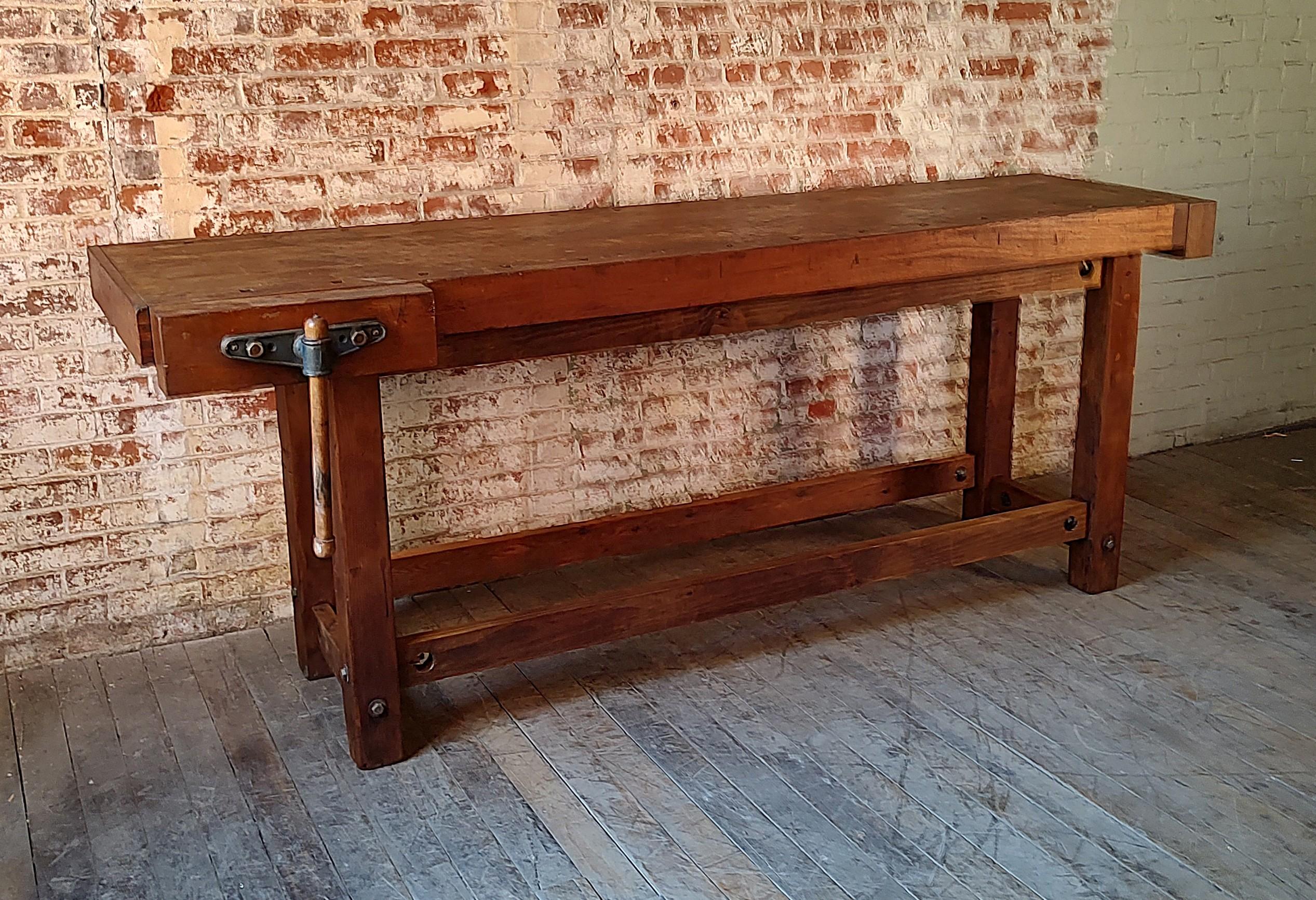 Grand étau double Vintage Établi de menuisier Bon état - En vente à Oakville, CT