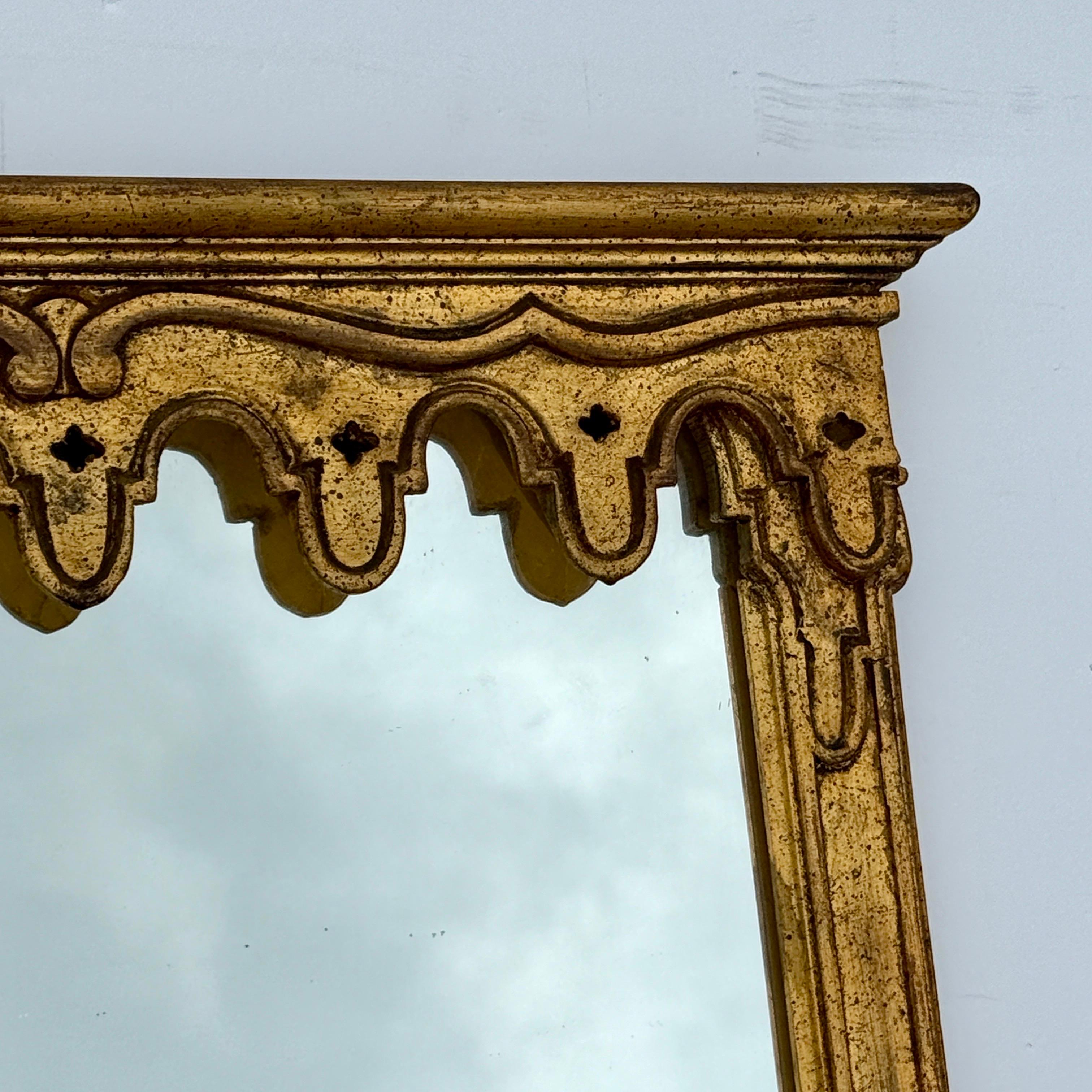 Großer italienischer Gold vergoldeter Florentiner Wandspiegel im Zustand „Gut“ im Angebot in Haddonfield, NJ
