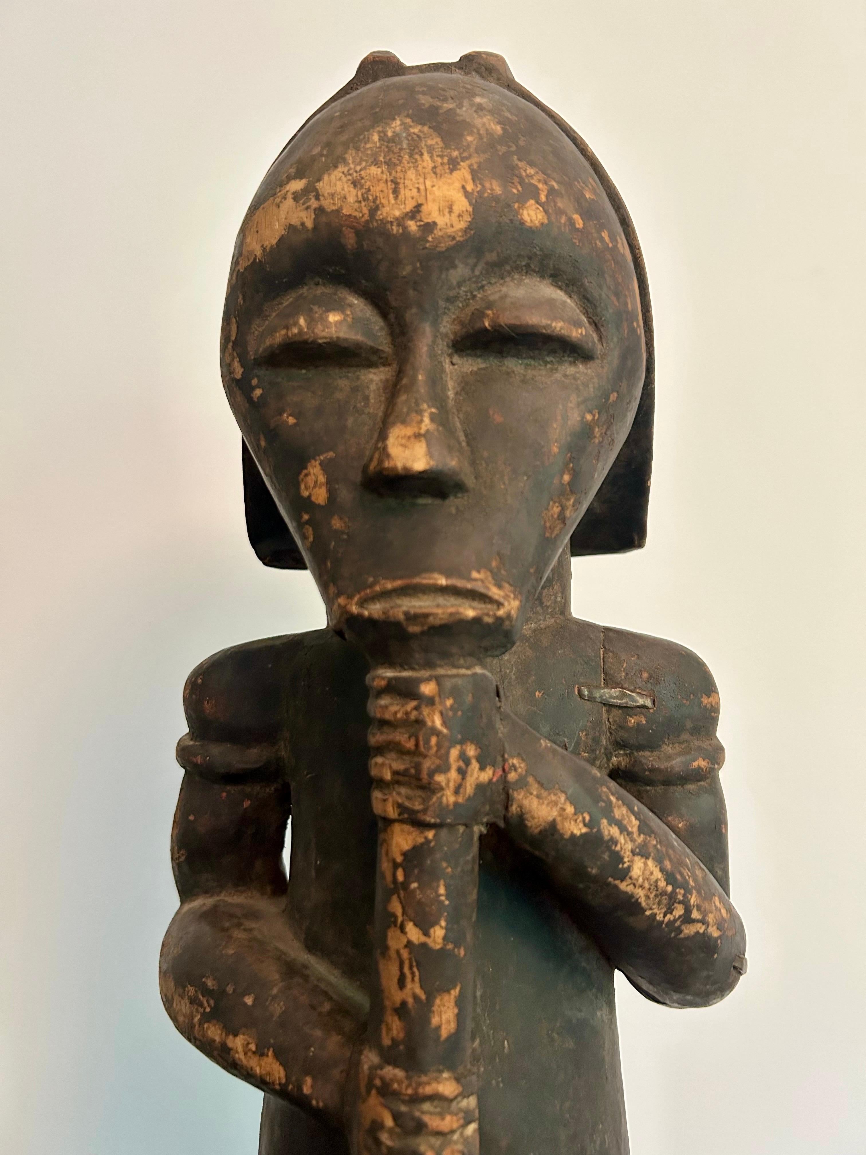 Große Vintage Luba Figur Afrikanische Kunst (Volkskunst) im Angebot