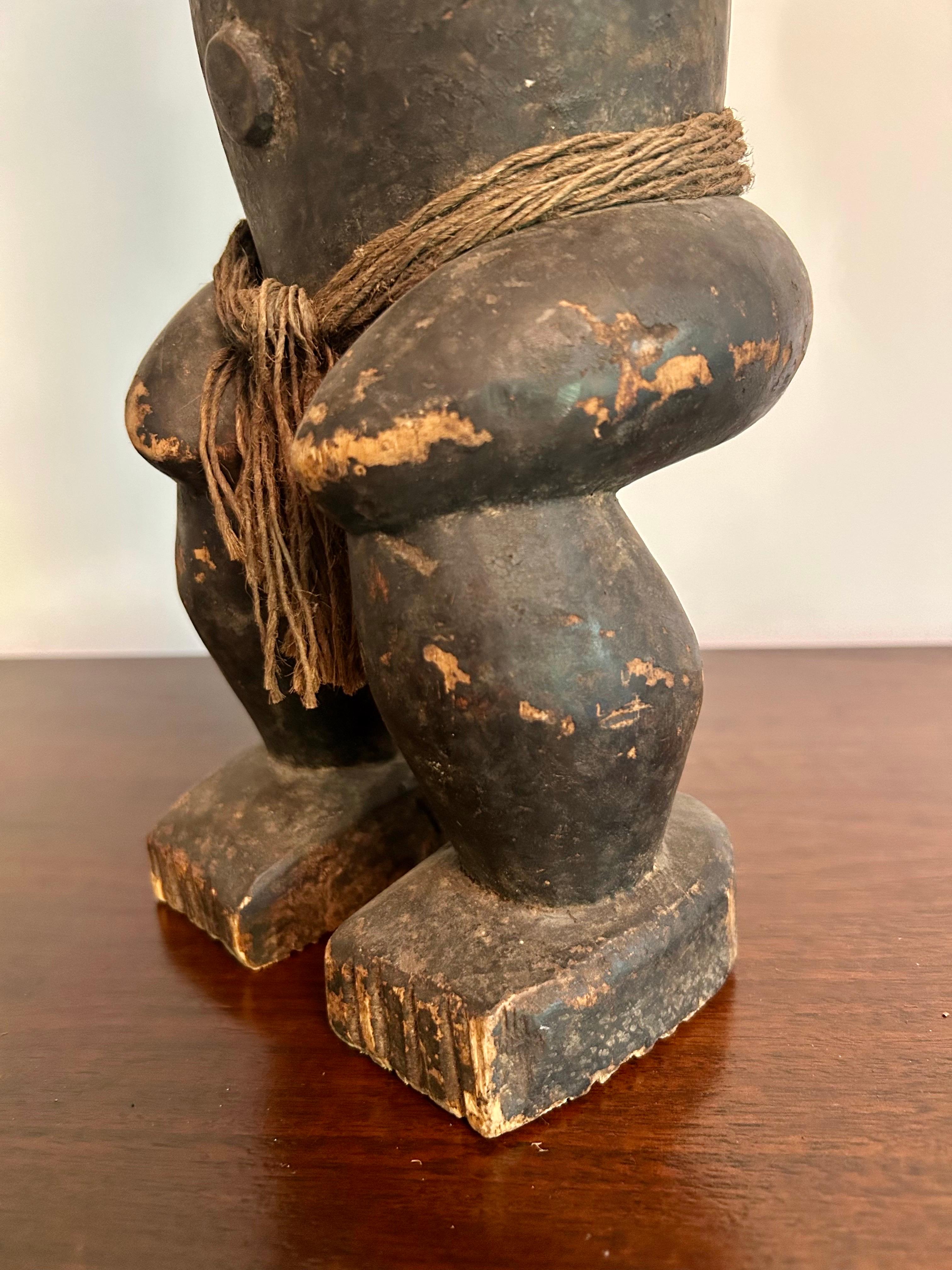 Große Vintage Luba Figur Afrikanische Kunst (Handgeschnitzt) im Angebot