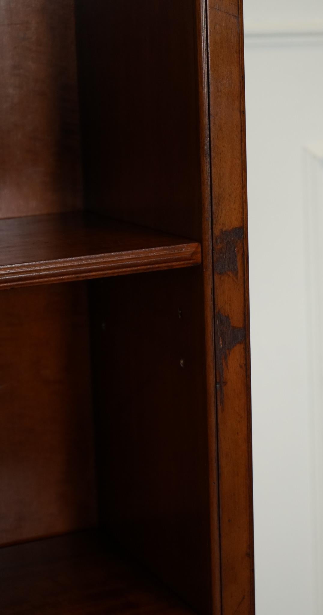 TALL ViNTAGE OPEN SOLID WOOD BOOKCASE WITH ADJUSTABLE SHELVES In Good Condition In Pulborough, GB