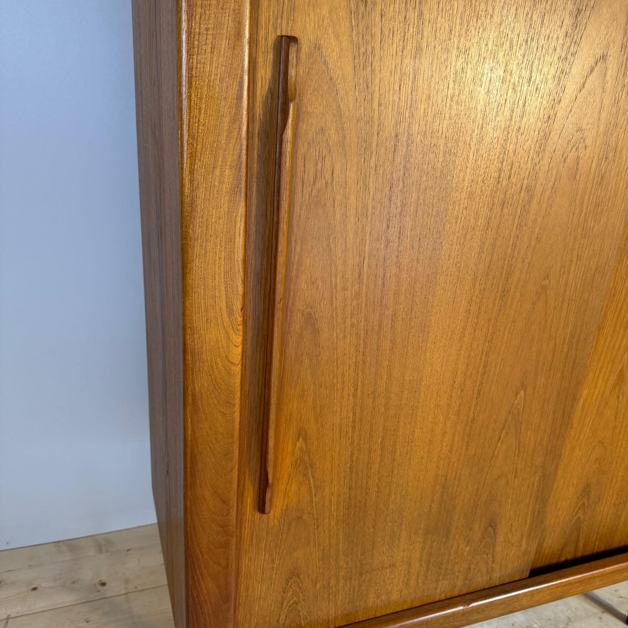 Tall vintage sideboard, Denmark 1960 For Sale 5