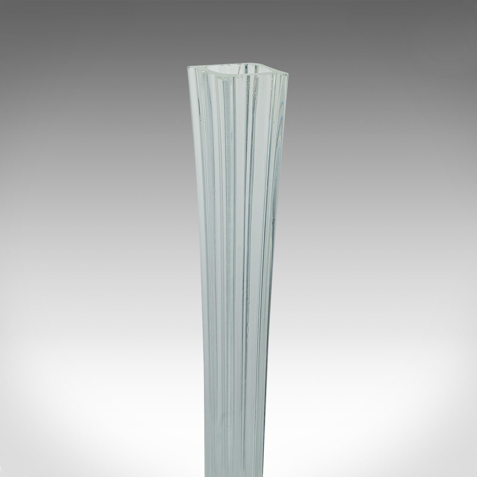 20ième siècle Grand vase à tige vintage, français, verre, manchon cannelé, fleur, milieu du siècle, 1950 en vente