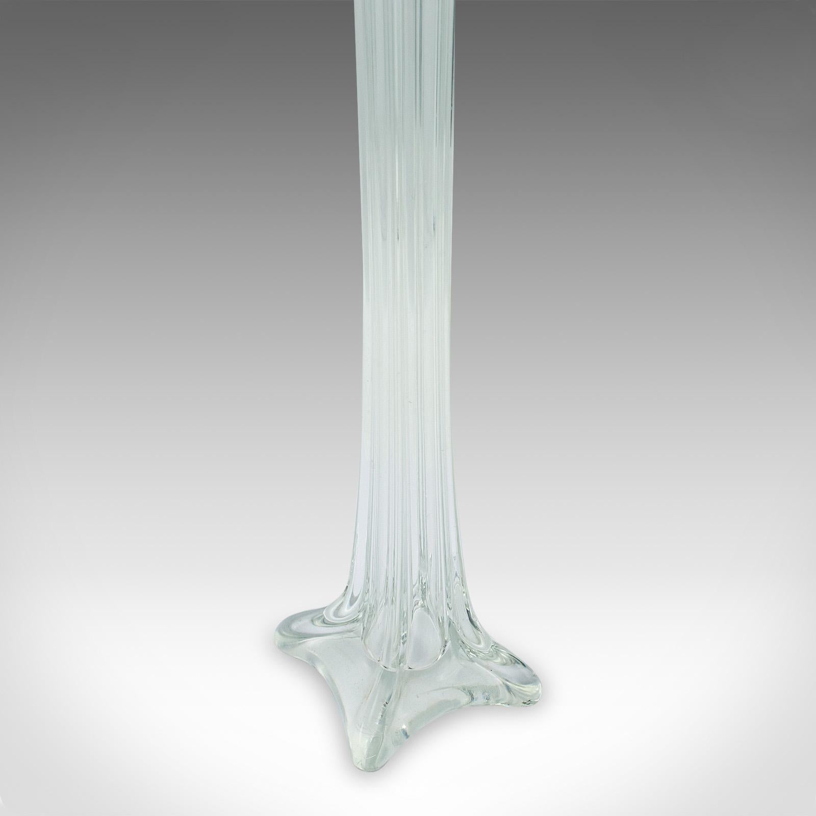 Verre brun Grand vase à tige vintage, français, verre, manchon cannelé, fleur, milieu du siècle, 1950 en vente