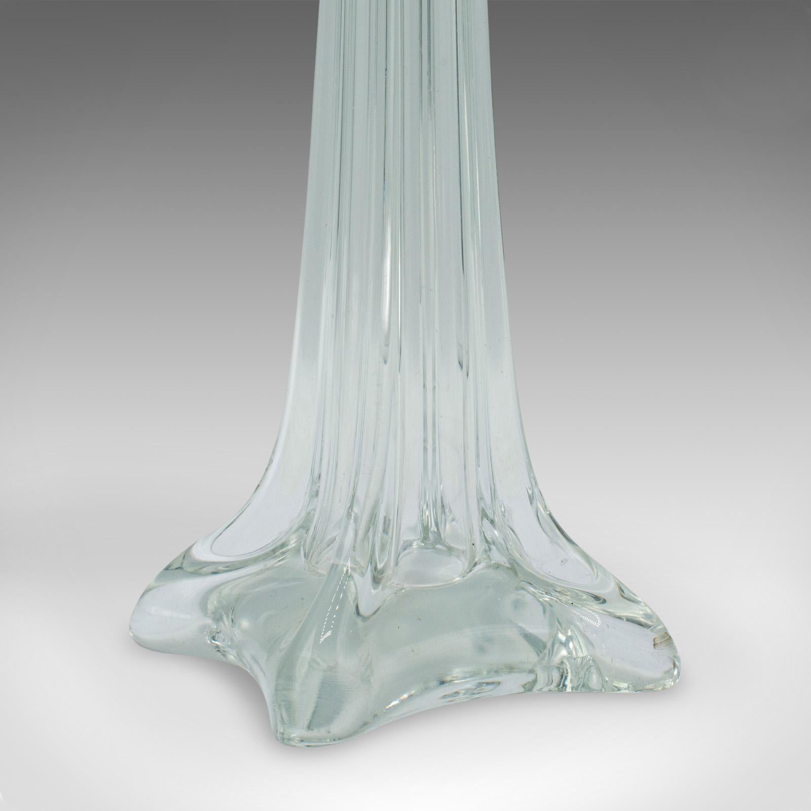 Grand vase à tige vintage, français, verre, manchon cannelé, fleur, milieu du siècle, 1950 en vente 1