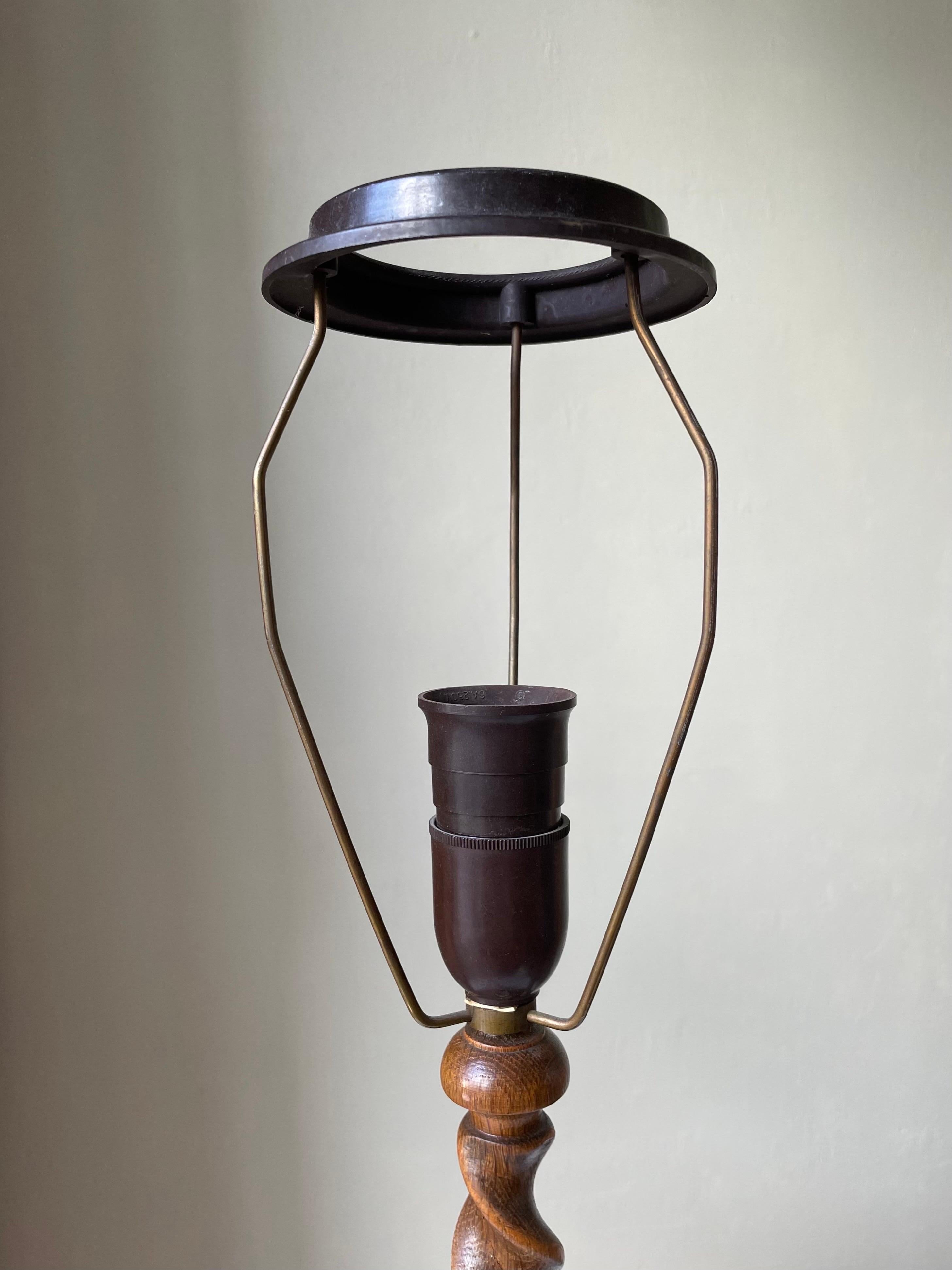 Tall Vintage Swirling Wooden Table Lamp, 1960s For Sale 5