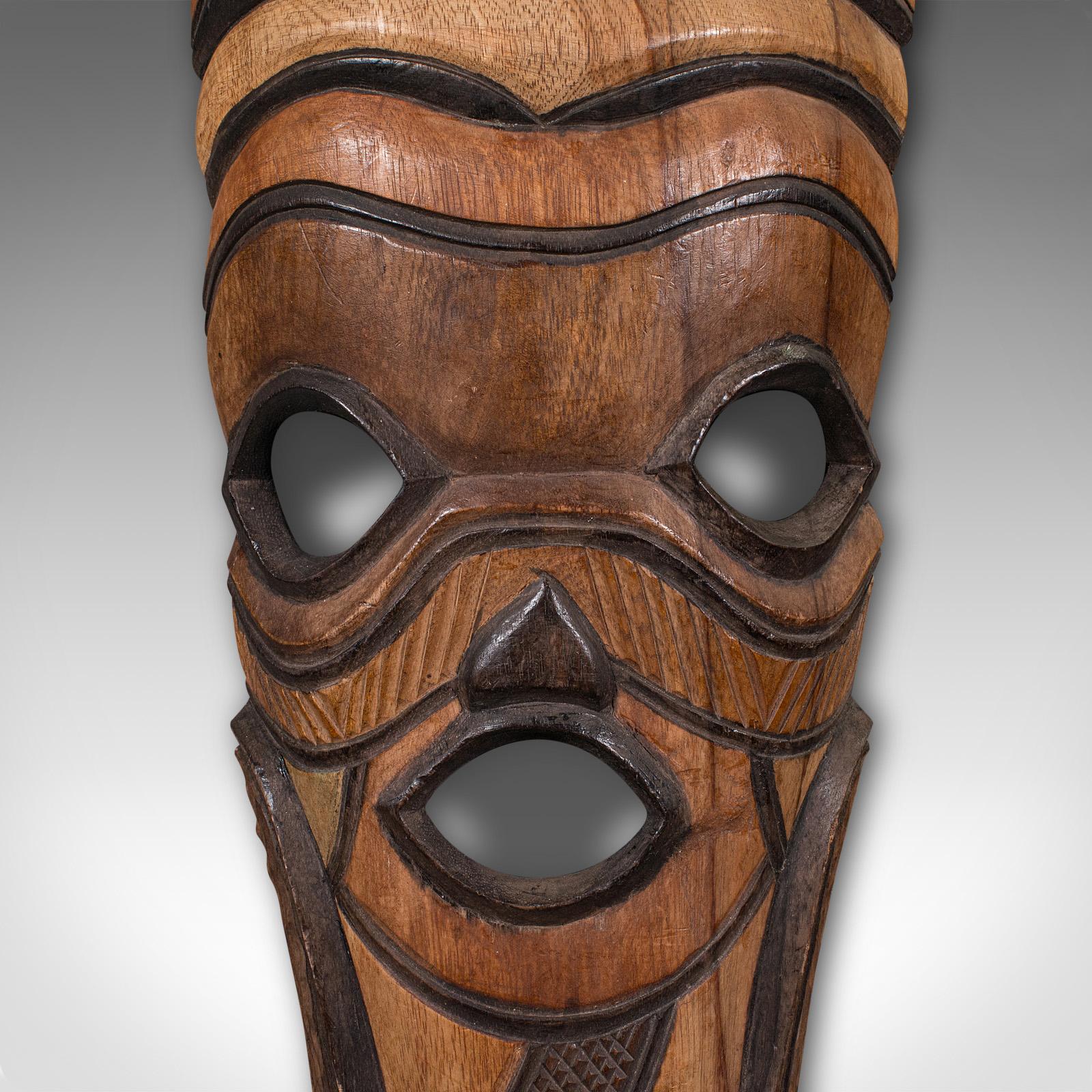 Máscara Tribal Vintage Alta, Centroafricana, Ornamento Cultural Decorativo, C.1970 en Bueno estado para la venta en Hele, Devon, GB