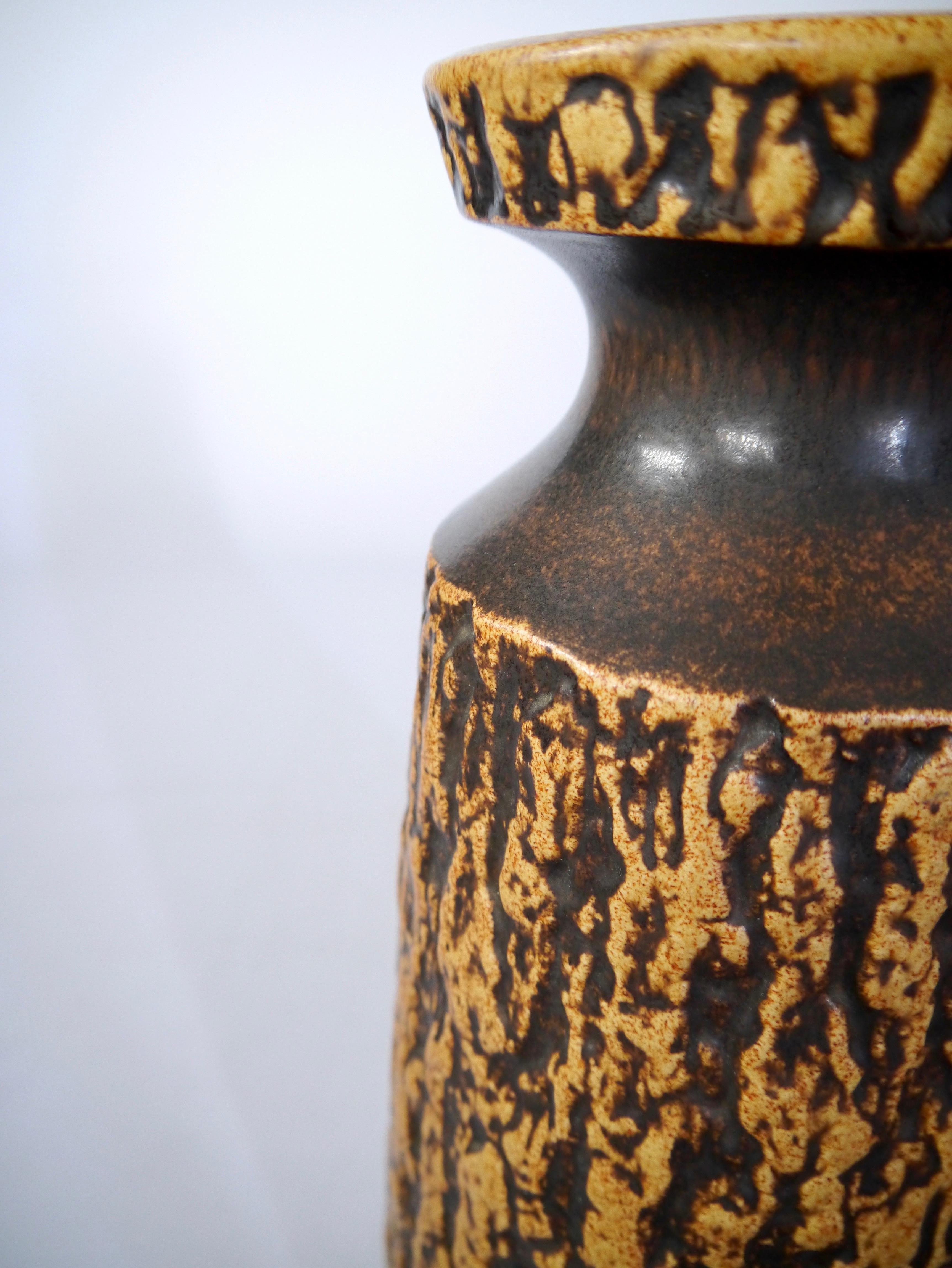 Céramique Grand vase de sol en céramique à motif organique Wabi-Sabi de Jasba, Allemagne de l'Ouest, années 1960 en vente