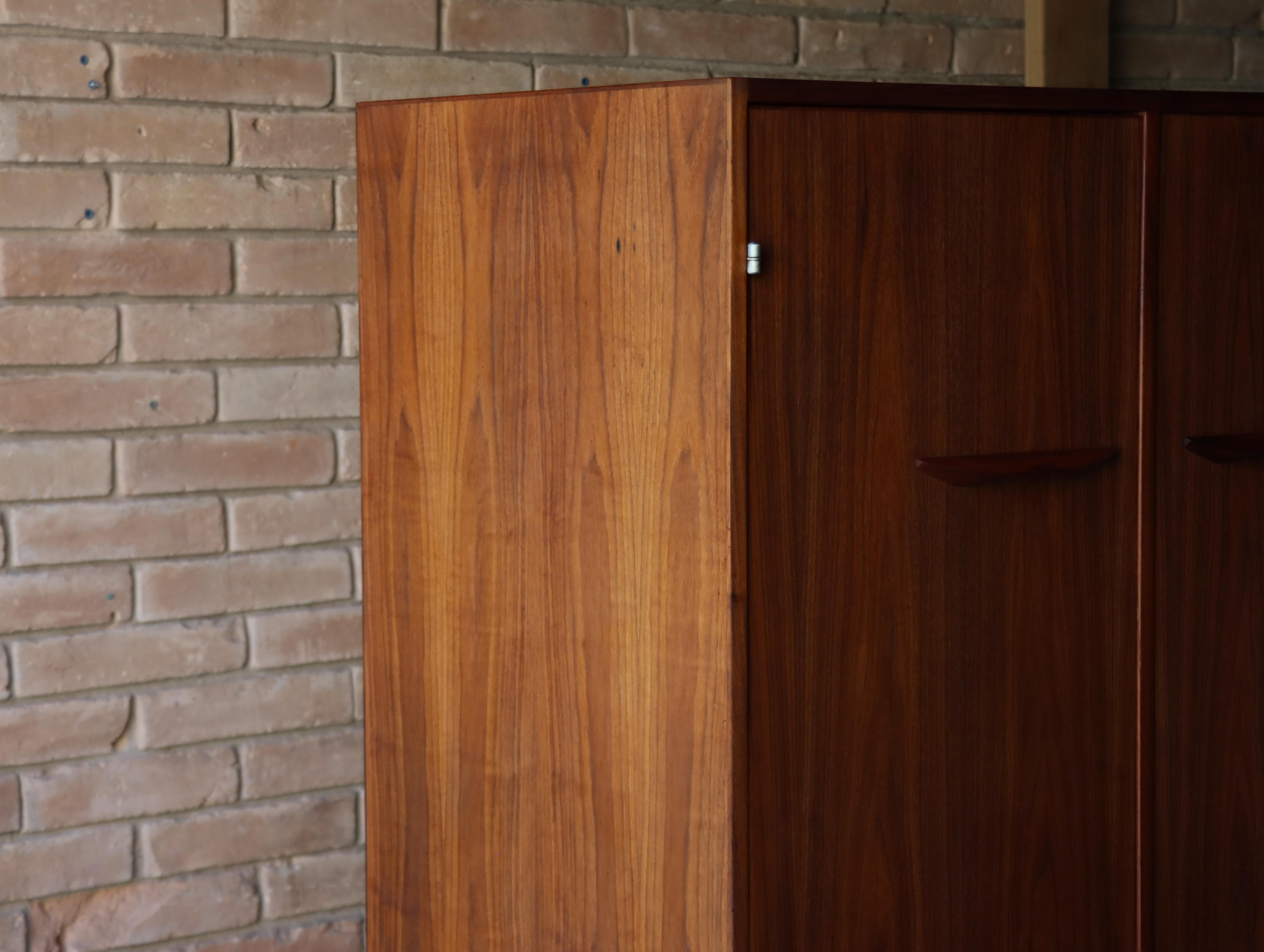 Tall Walnut Cabinet by Jens Risom, 1960s - Mid Century For Sale 3