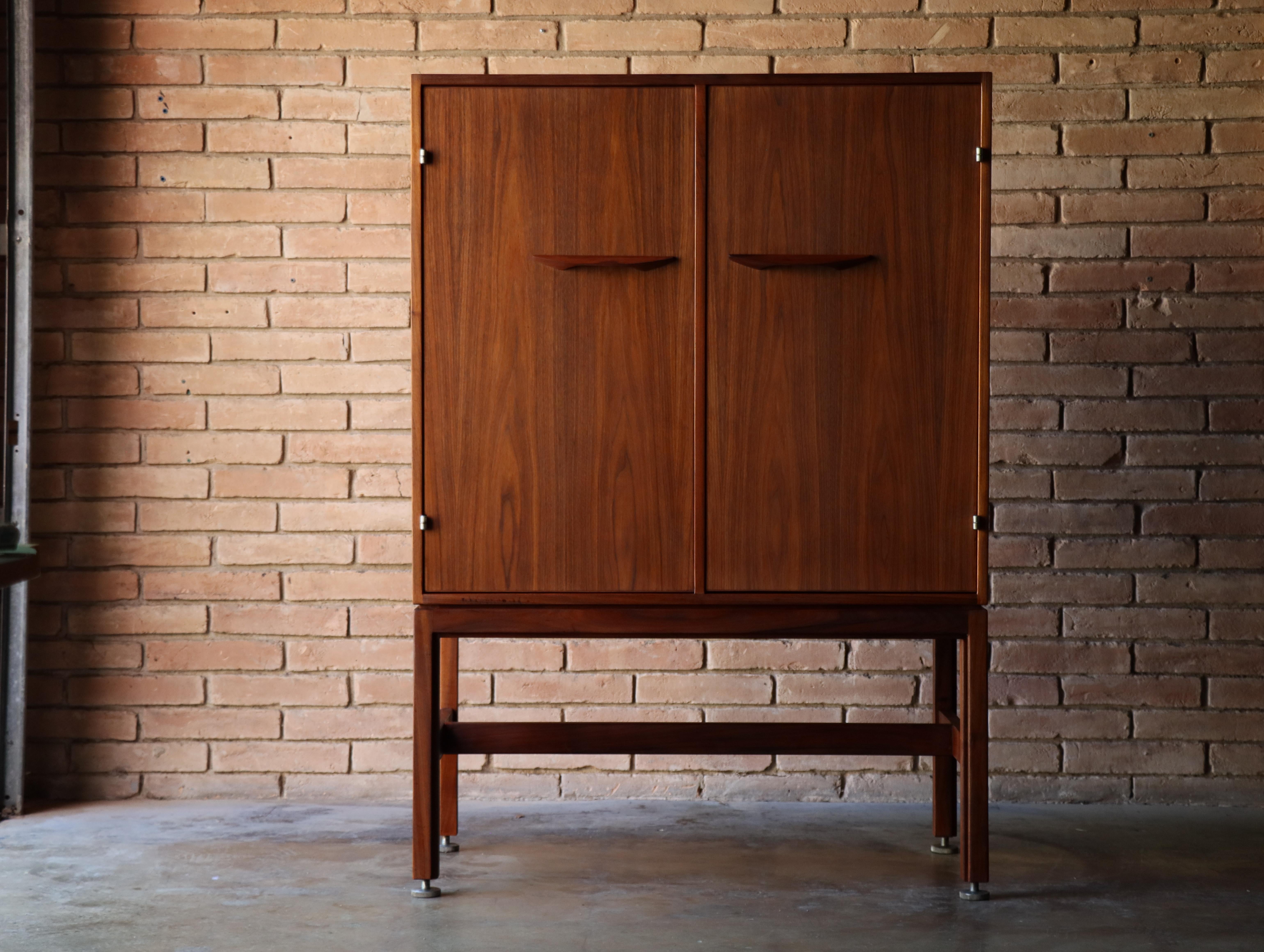 Tall Walnut Cabinet by Jens Risom, 1960s - Mid Century For Sale 5