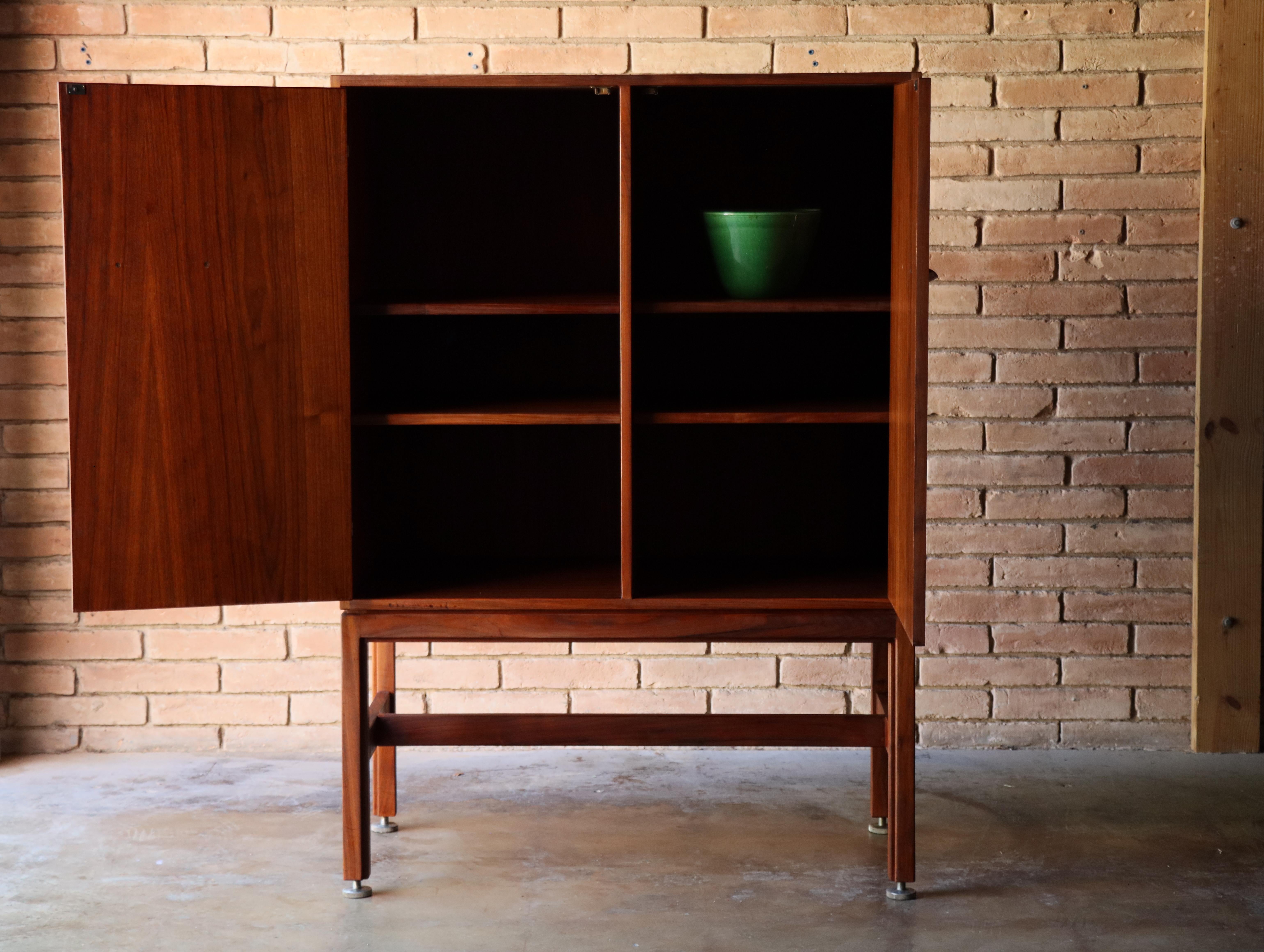 Tall Walnut Cabinet by Jens Risom, 1960s - Mid Century In Good Condition For Sale In Round Rock, TX