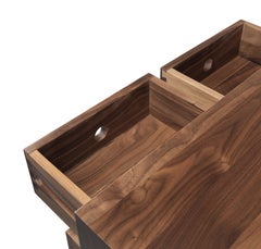 Cassettiera alta in noce o Oak Cabinet