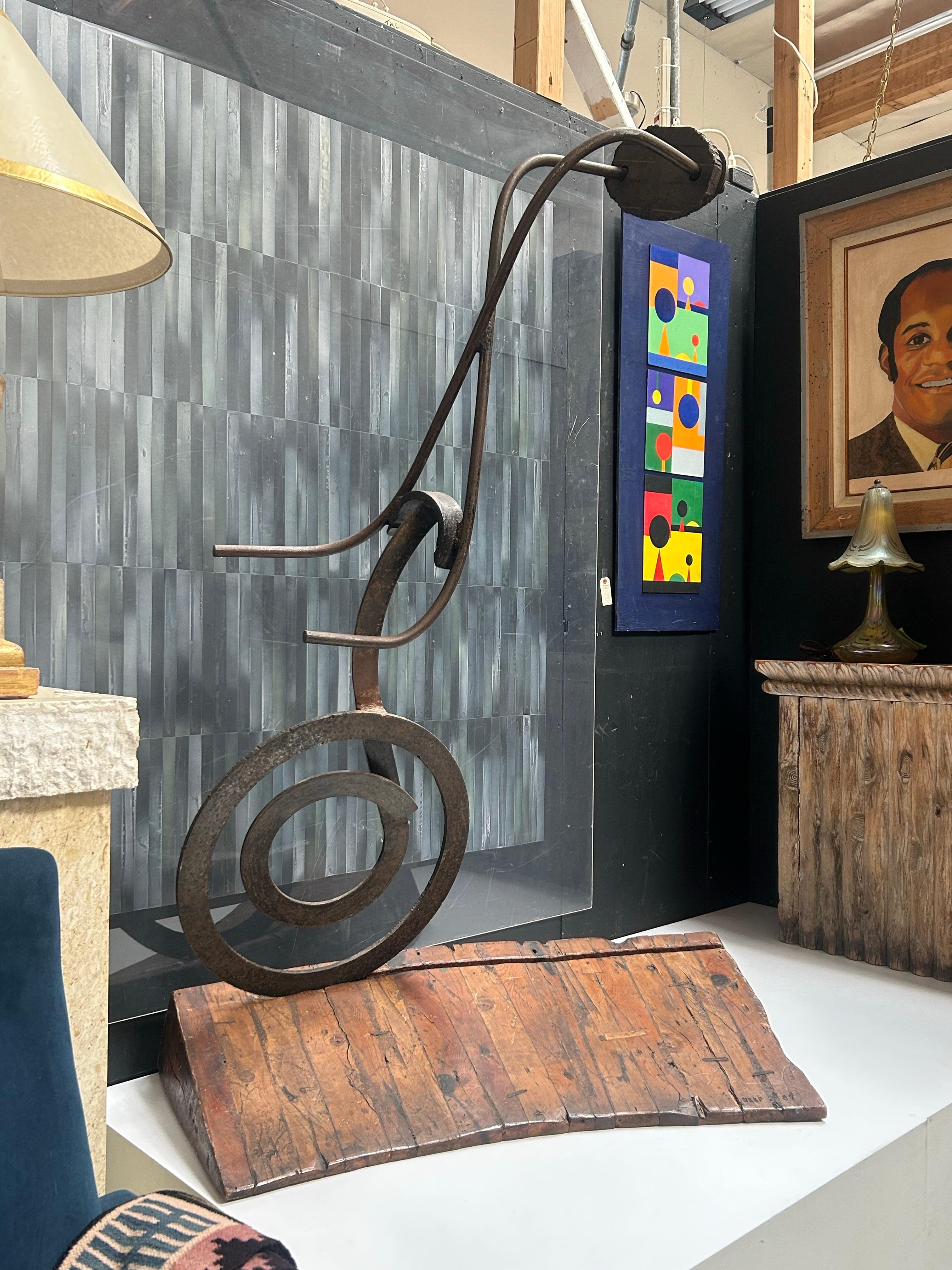 Große skurrile Bodenskulptur 1987 (Moderne) im Angebot