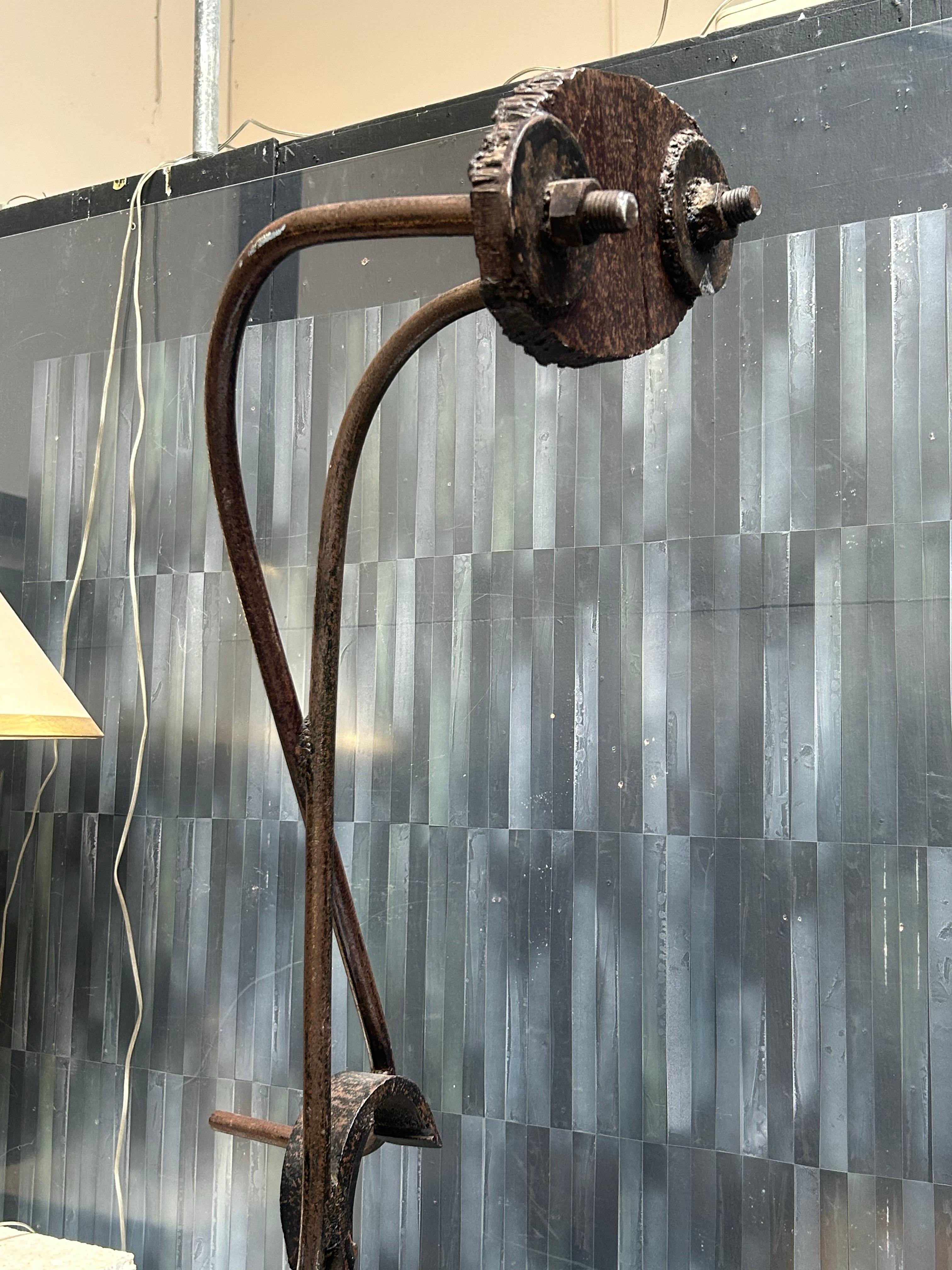 Große skurrile Bodenskulptur 1987 (amerikanisch) im Angebot