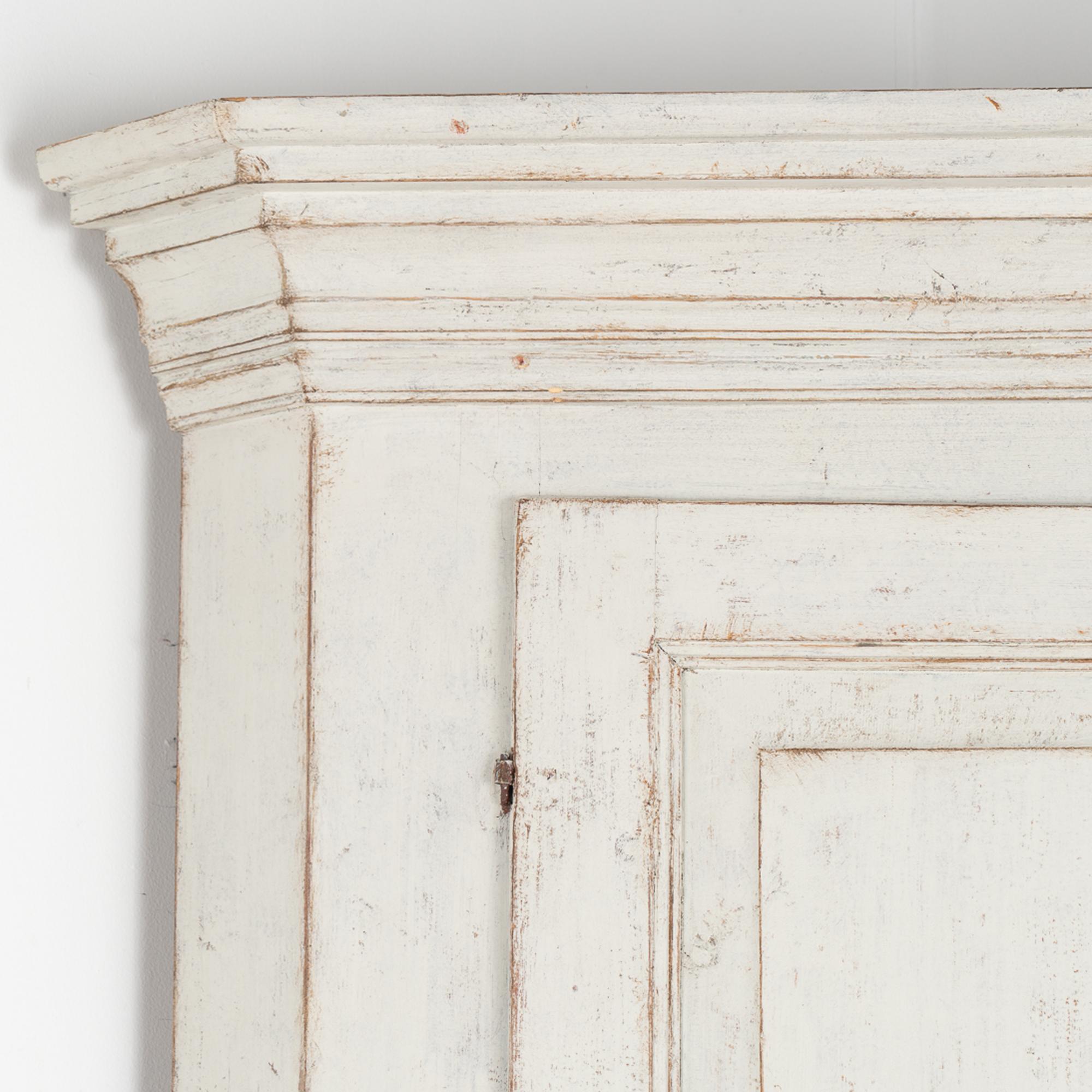Tall White Corner Cabinet Cupboard, Sweden circa 1820-40 In Good Condition For Sale In Round Top, TX