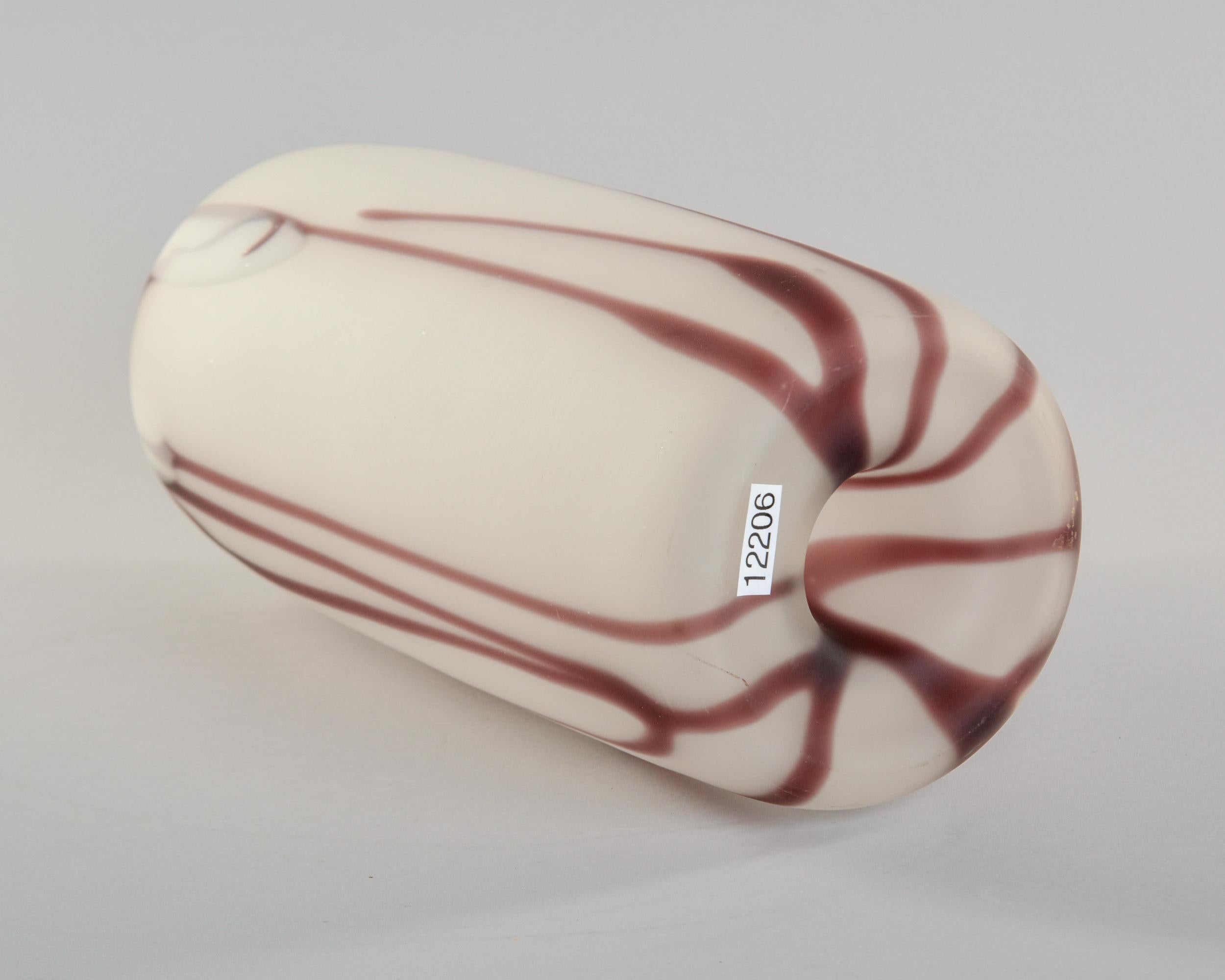 Große Vase aus Murano-Glas von Carlo Moretti in Weiß und Preiselbeere im Angebot 4