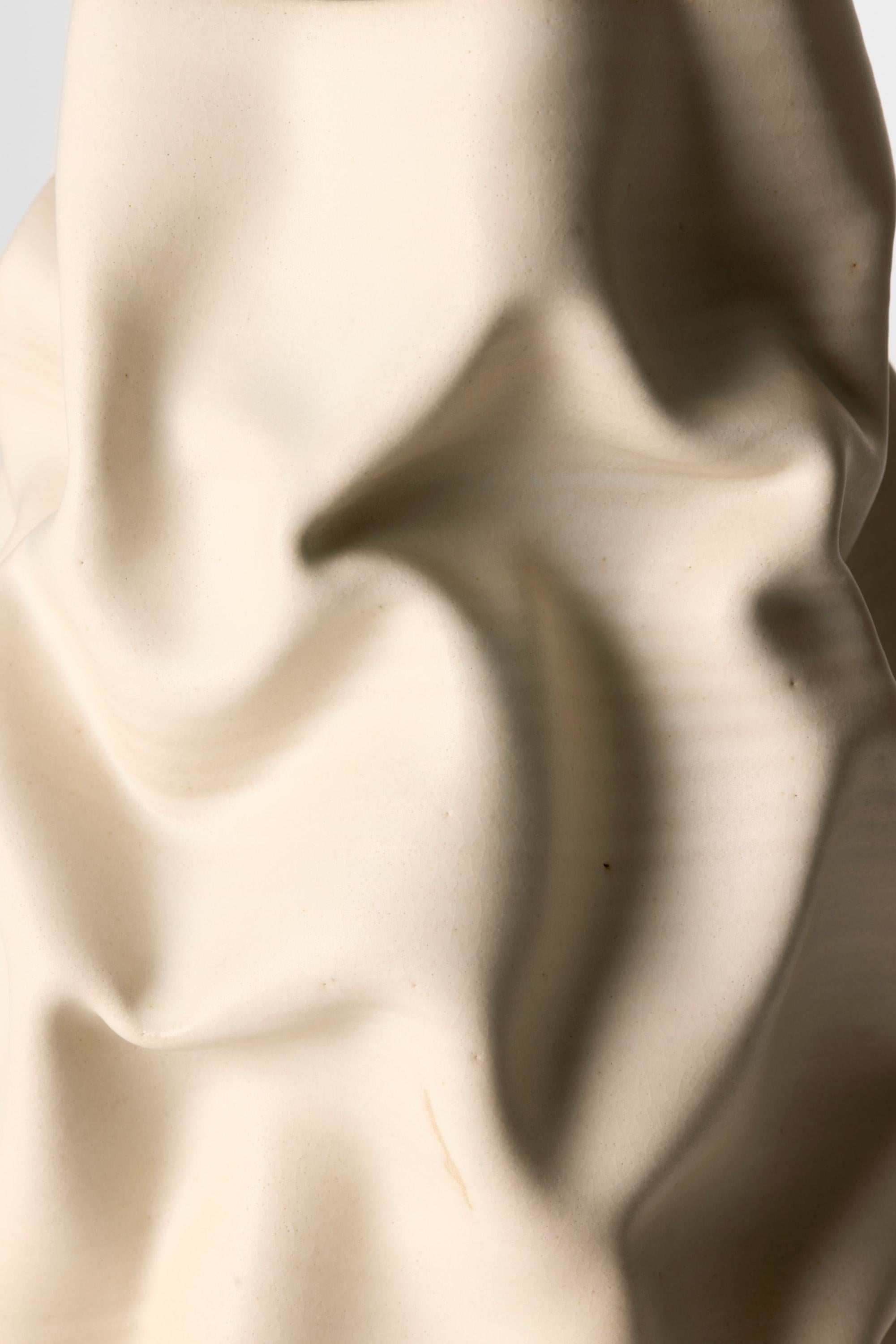 Tall White Crumpled Form No 152, a creased vase by Nicholas Arroyave-Portela In New Condition For Sale In London, GB