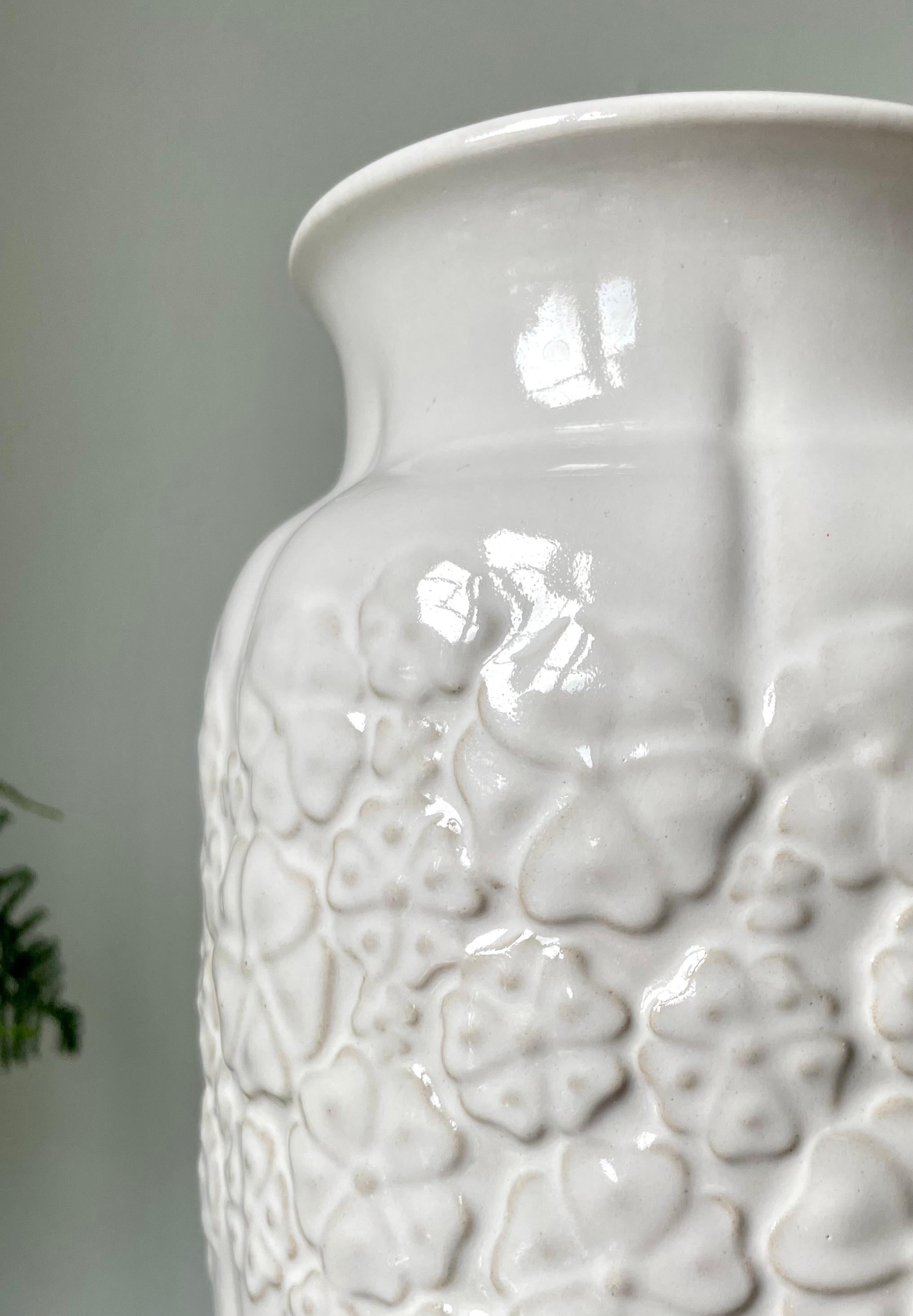 Bay Keramik Tall White Modernist Floor Vase With Organic Decor, 1970s For Sale 6