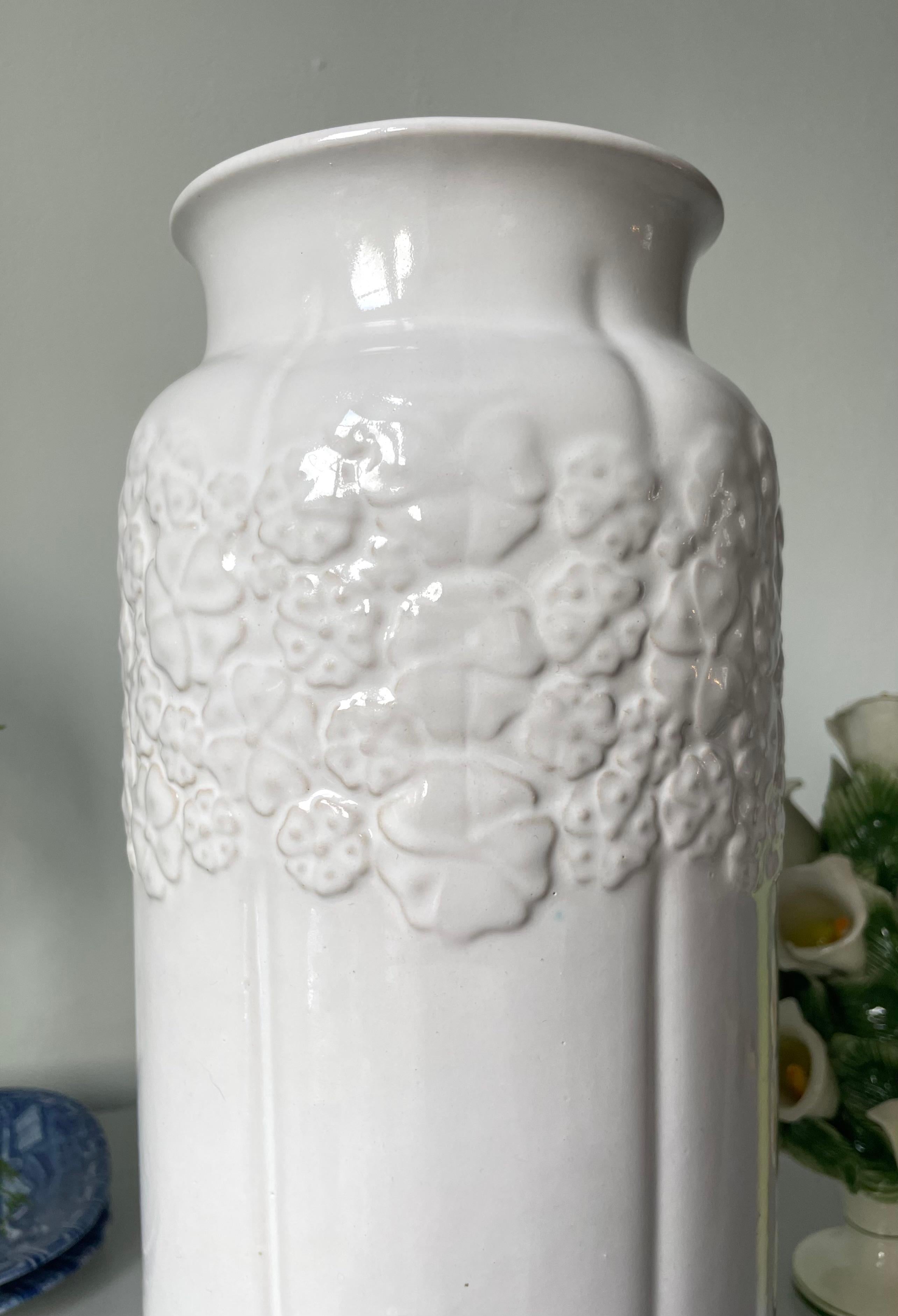 Bay Keramik Tall White Modernist Floor Vase With Organic Decor, 1970s In Good Condition For Sale In Copenhagen, DK