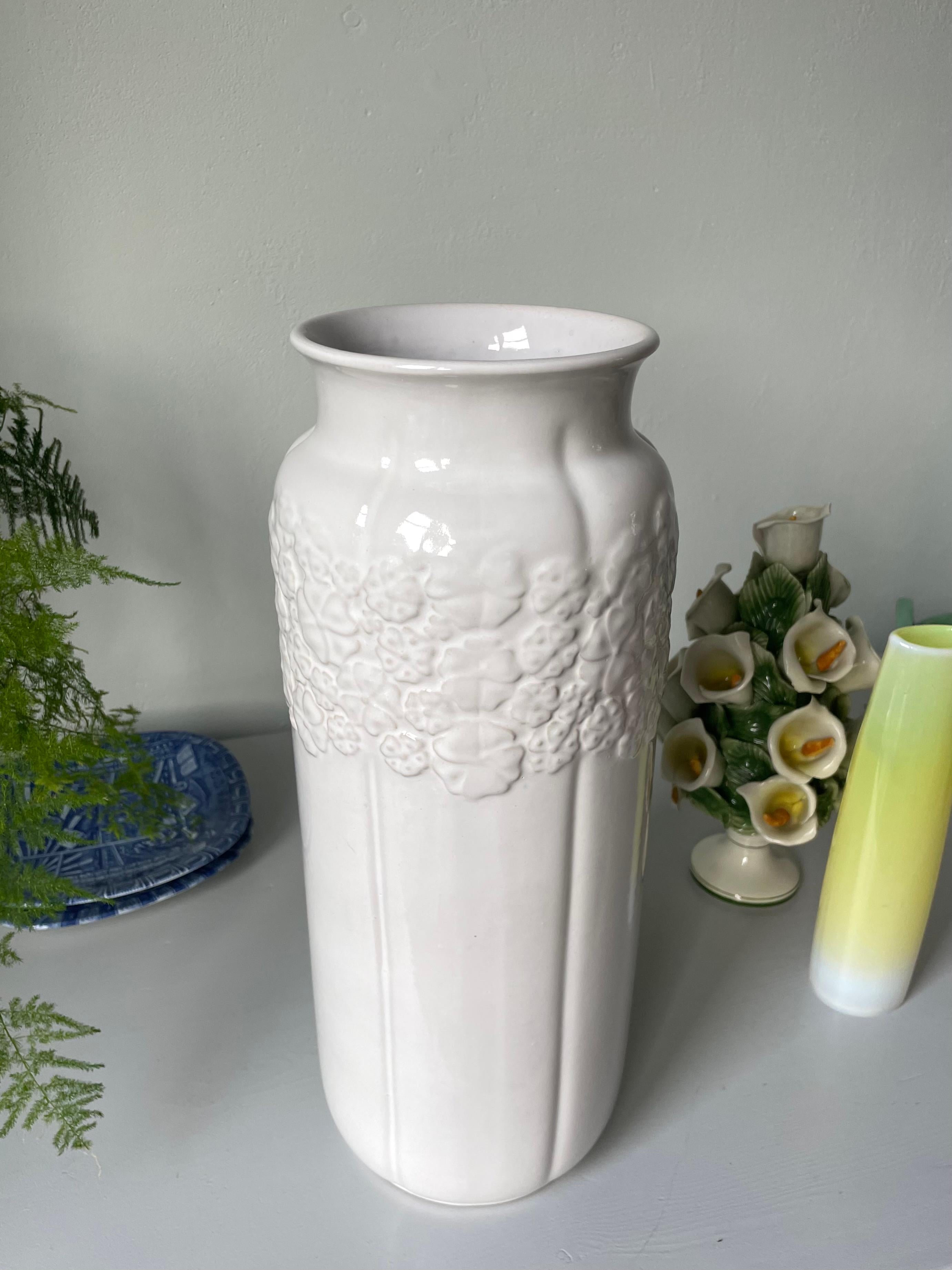 Bay Keramik Tall White Modernist Floor Vase With Organic Decor, 1970s For Sale 1