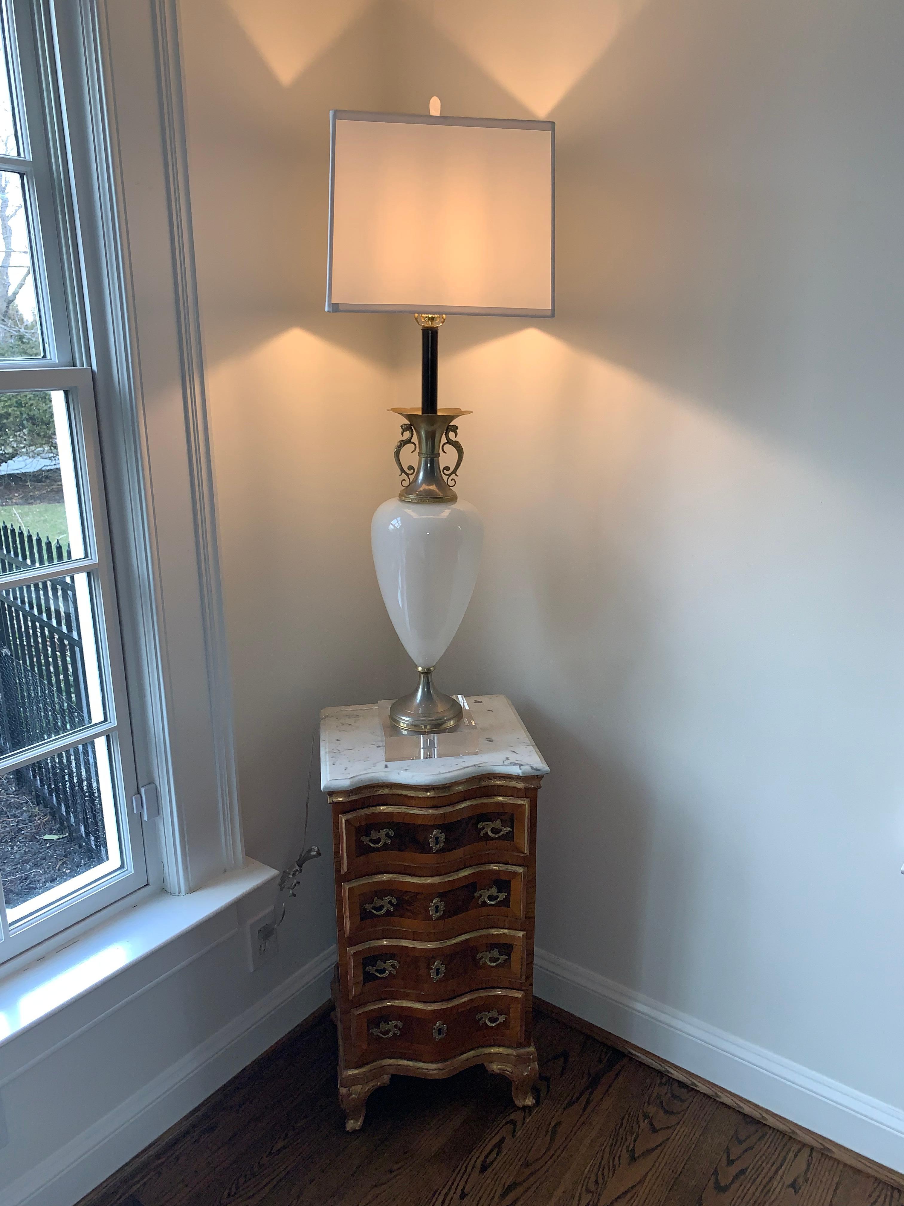 Tall White Opaline Table Lamp on Thick Square Lucite Base For Sale 5