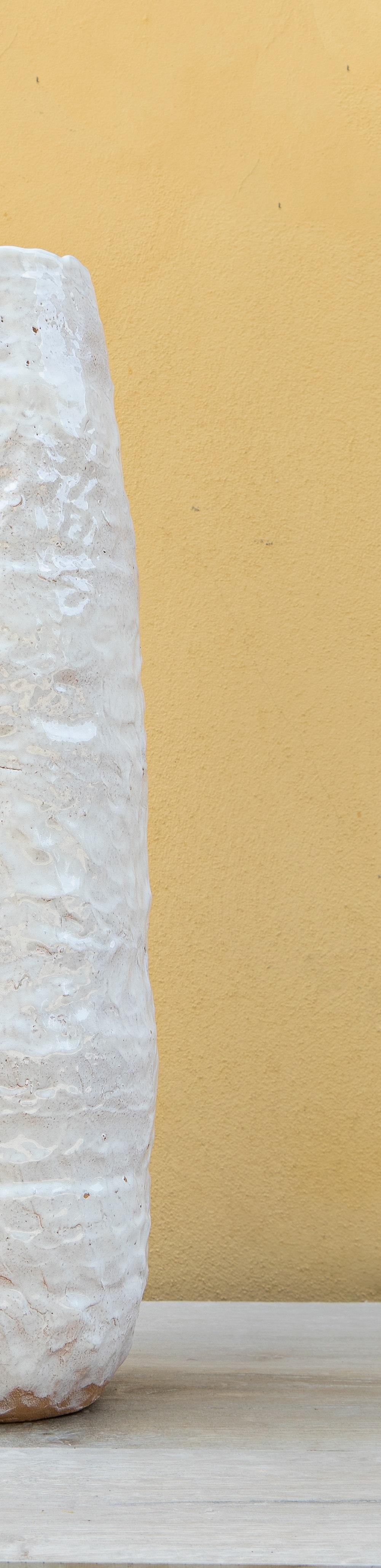 Italiano Vaso bianco alto di Daniele Giannetti in vendita