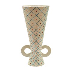 Vaso bianco alto di Ugo La Pietra