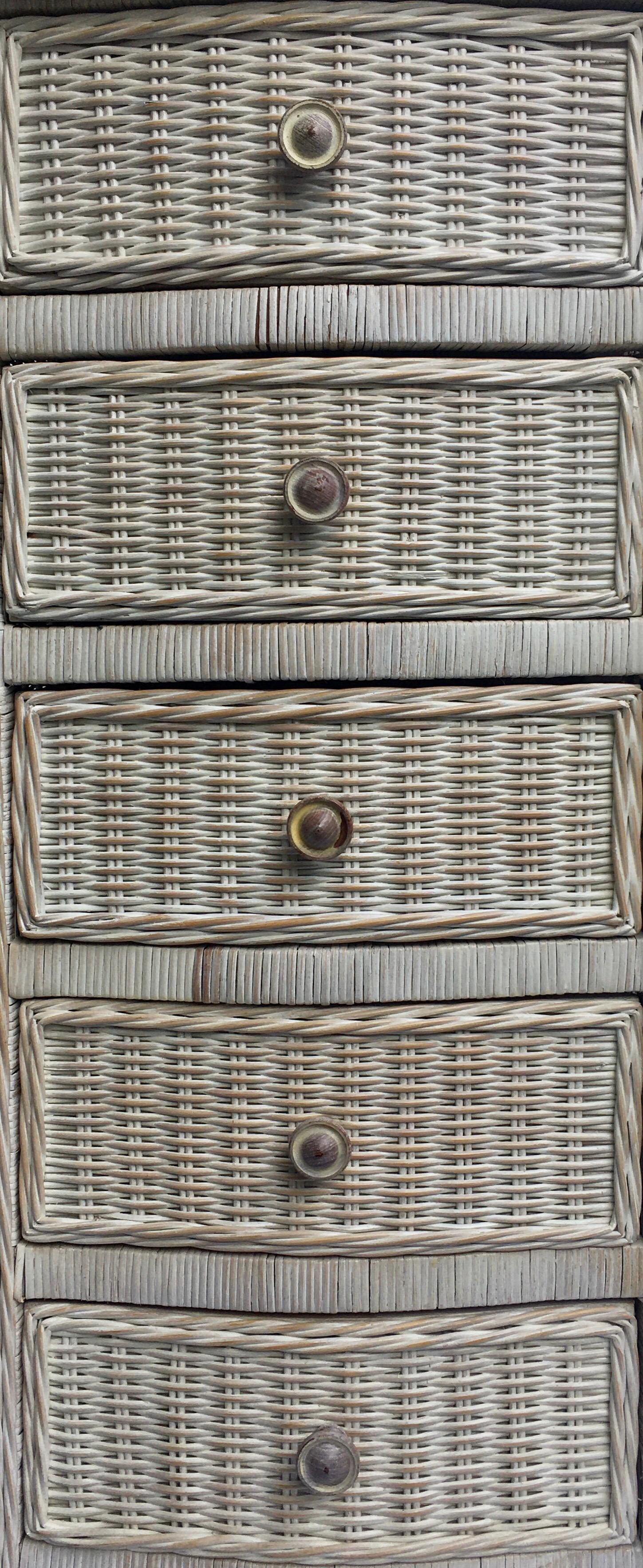 Tall Wicker Curved Serpentine Lingerie Chest of Drawers In Good Condition In Lambertville, NJ