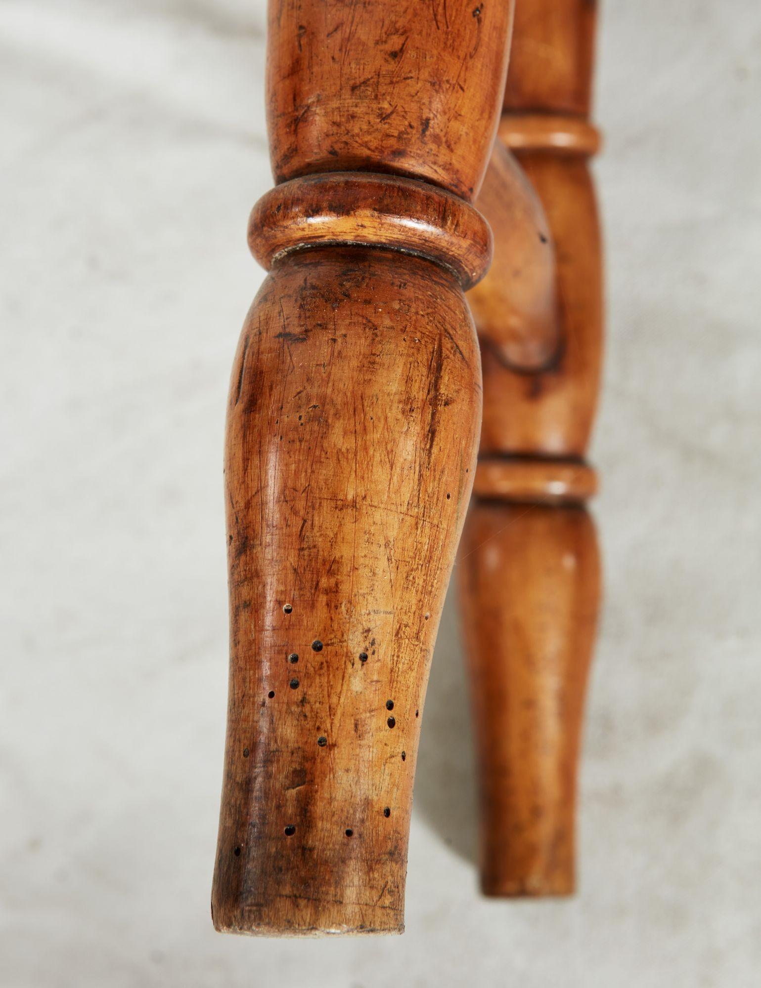 Tall Windsor Stool In Good Condition For Sale In Greenwich, CT