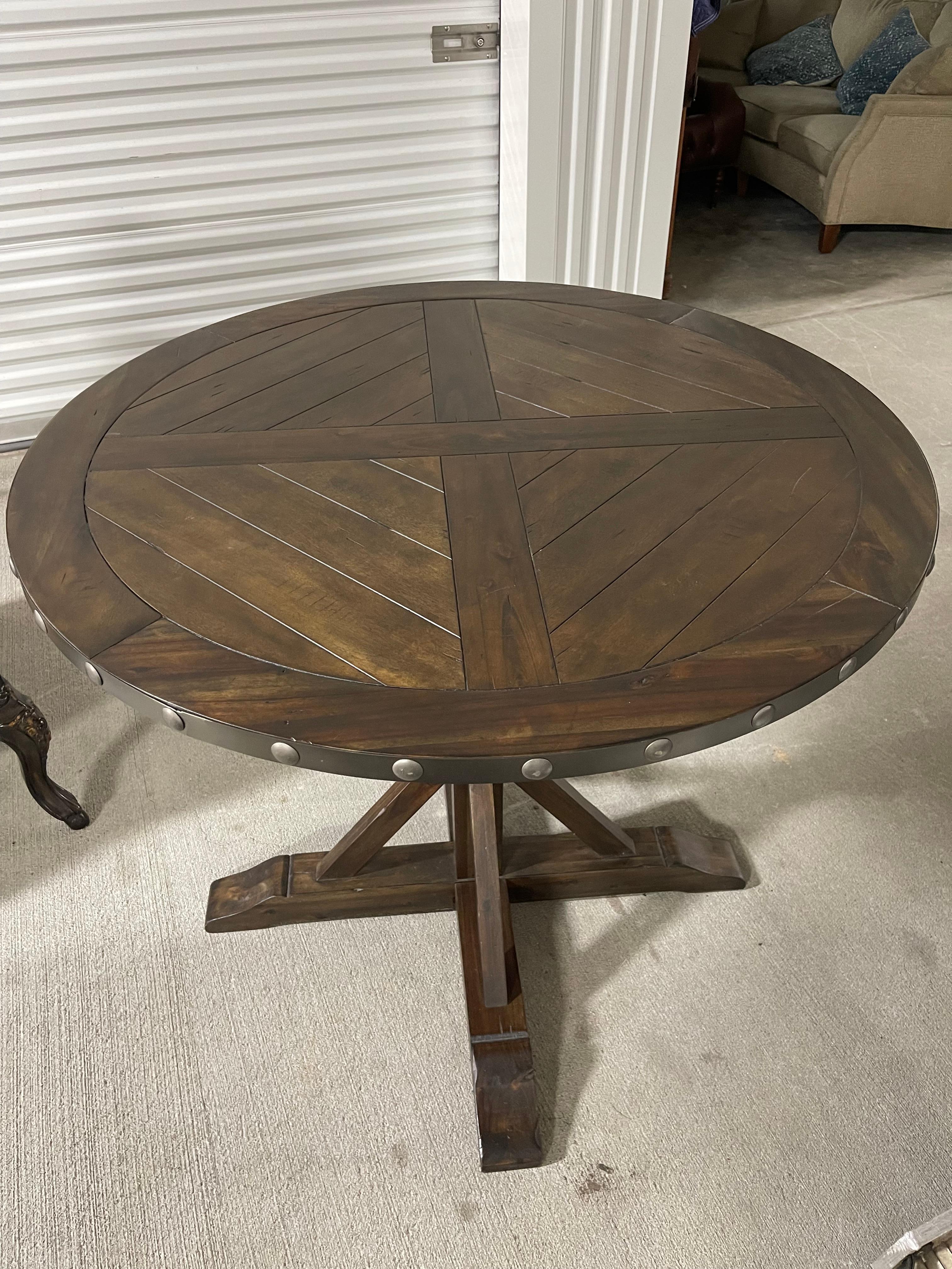 XXIe siècle et contemporain Grande table ronde à boissons ou de bar en Wood, 21e siècle en vente