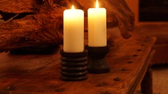 Hoch Yakisugi Säule Kerzenhalter in Schwarz Primitive von Seven Cedars Co