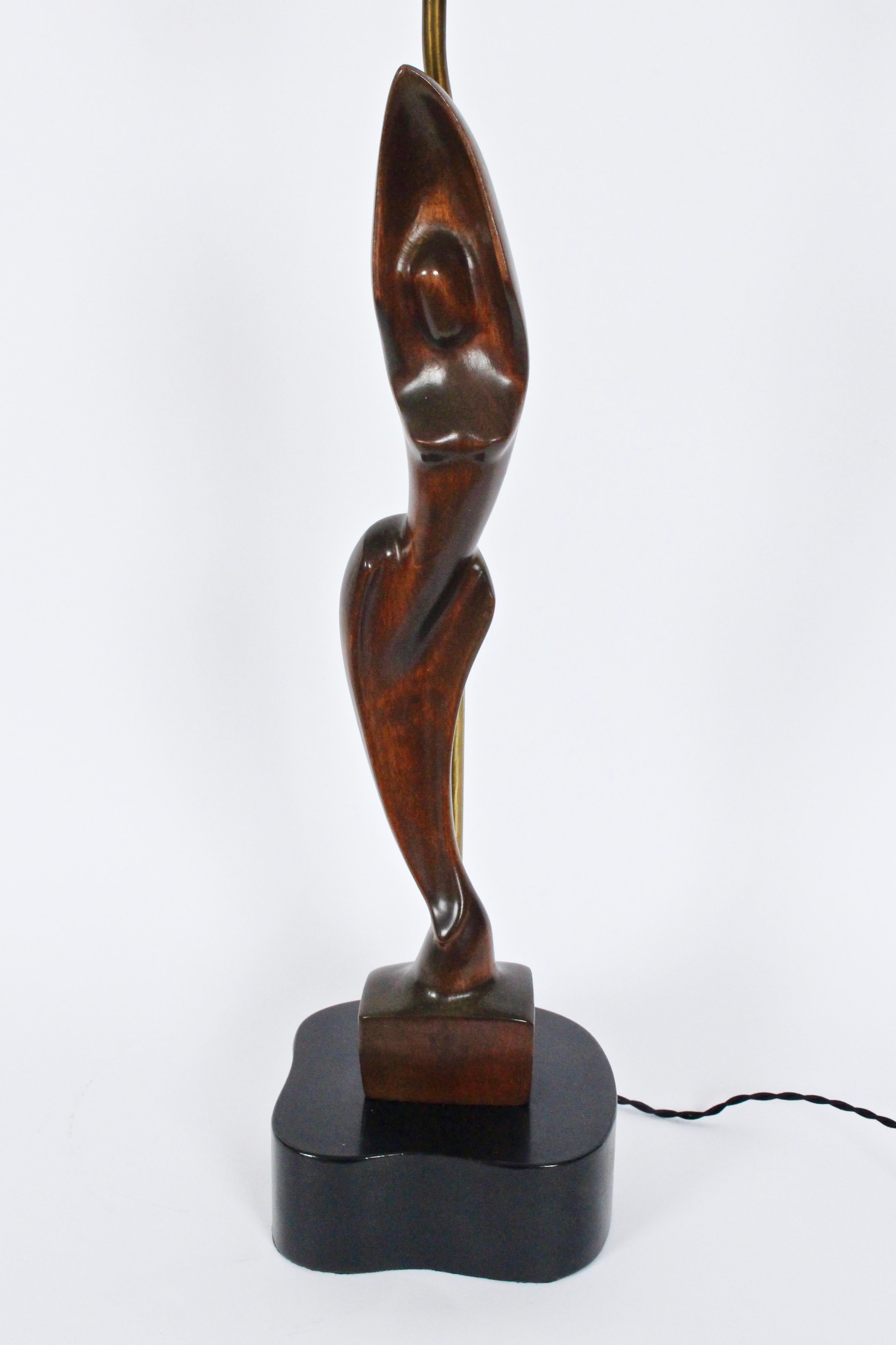 Große handgefertigte Yasha Heifetz-Mahagoni-Tischlampe „Figural“, um 1950 im Zustand „Gut“ im Angebot in Bainbridge, NY