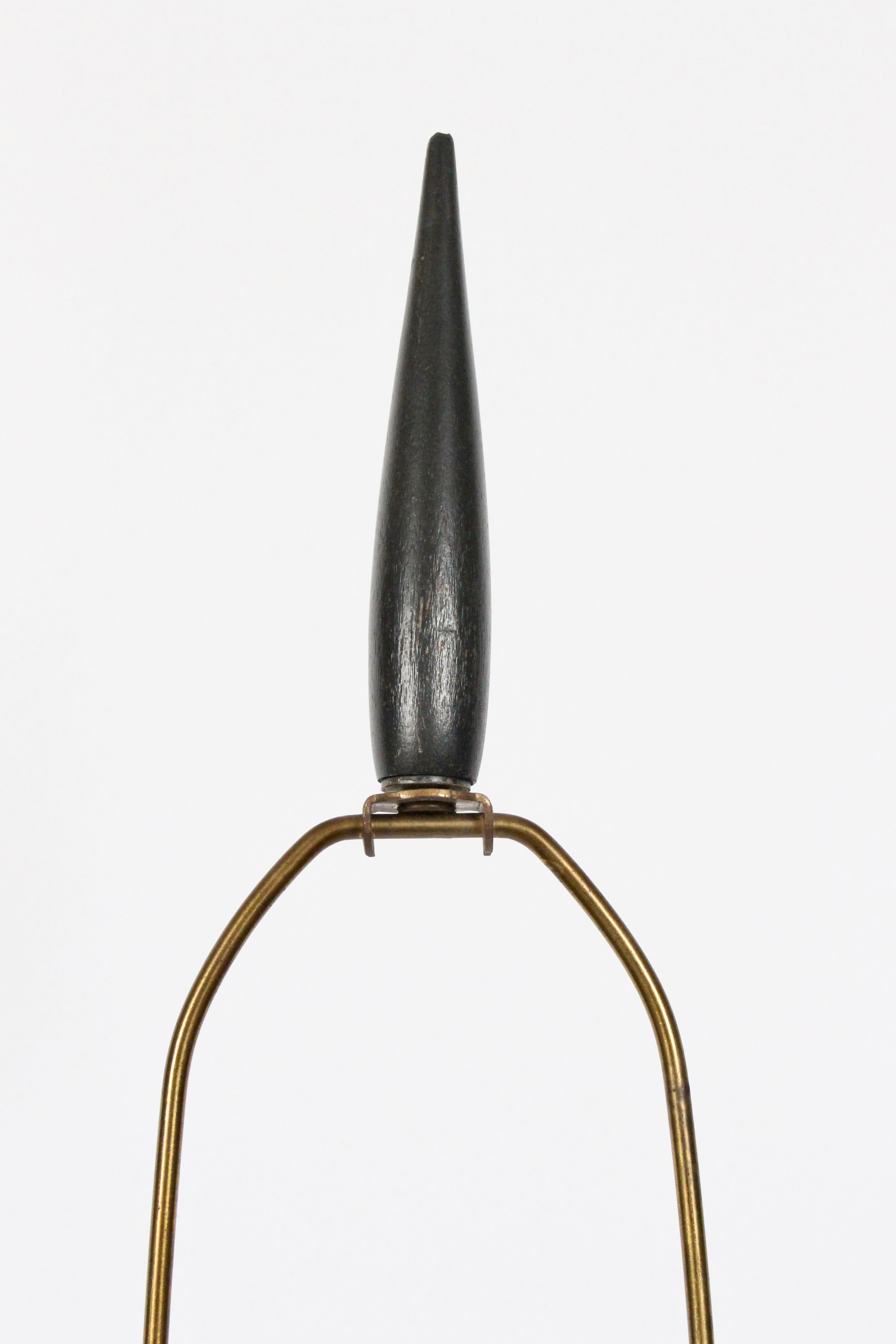 Große handgefertigte Yasha Heifetz-Mahagoni-Tischlampe „Figural“, um 1950 (Messing) im Angebot