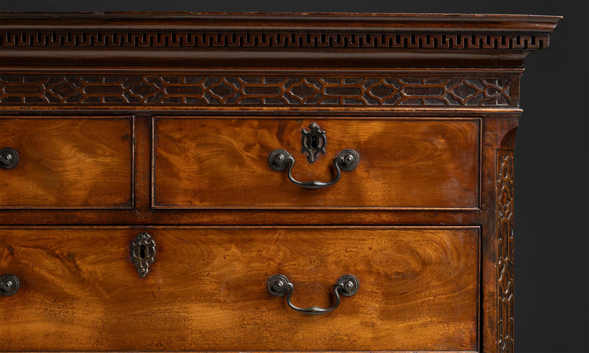 Tallboy Chest of Drawers, England circa 1780 In condizioni buone in vendita a Culver City, CA