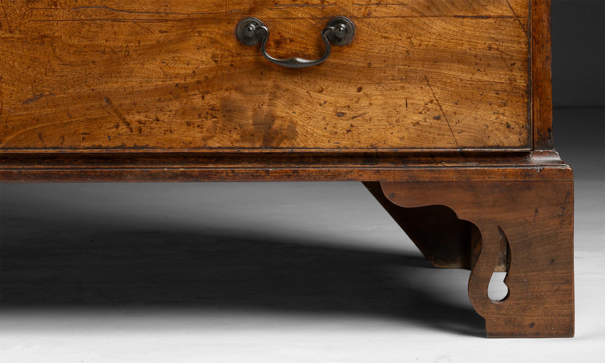 Mogano Tallboy Chest of Drawers, England circa 1780 in vendita