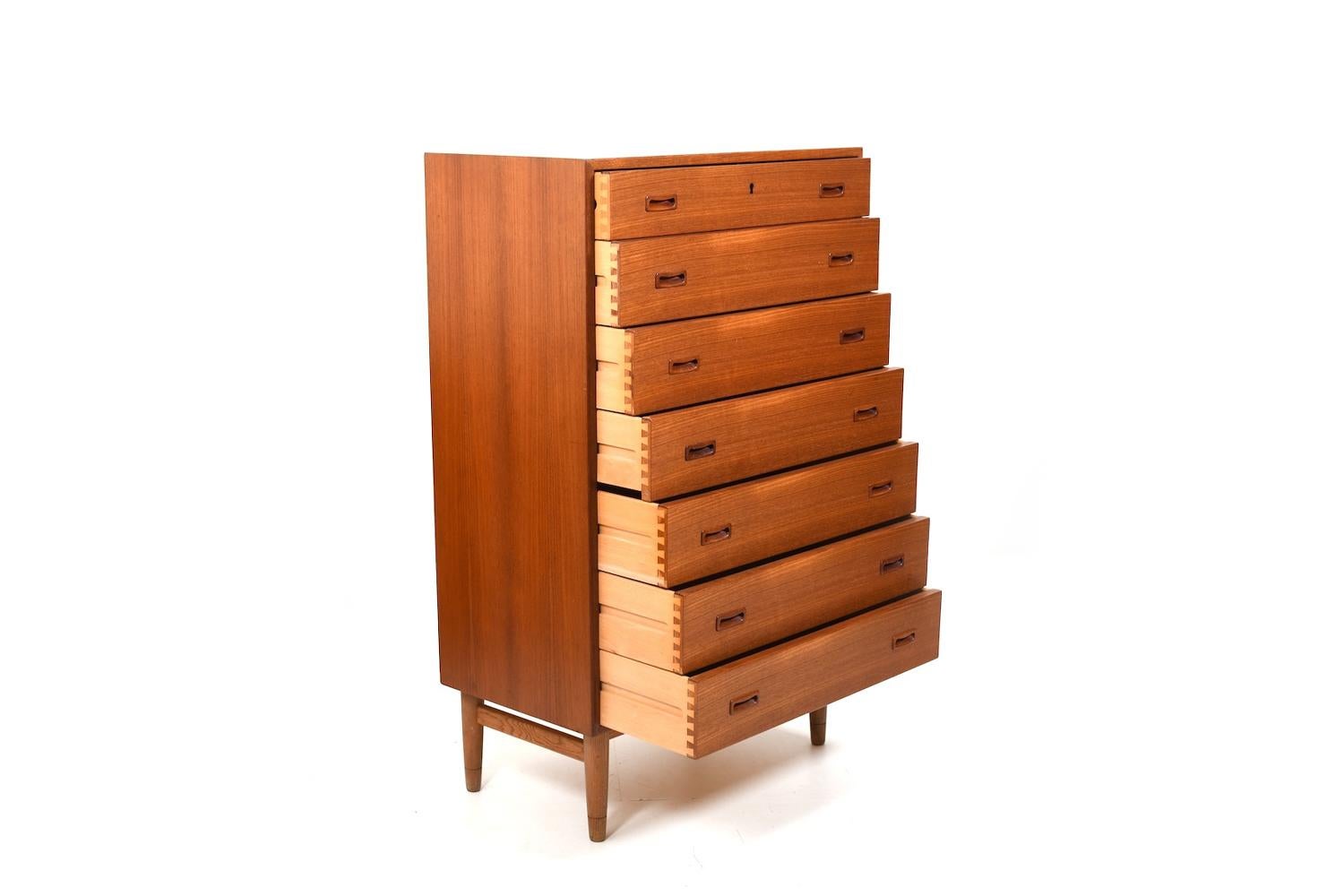 20th Century Tallboy Chest of Drawers in Teak by Omann Jun. 1960s. For Sale