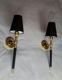 Höhere neoklassische Wandleuchter aus vergoldeter Bronze und Schwarz:: Maison Lancel:: Frankreich:: 1960