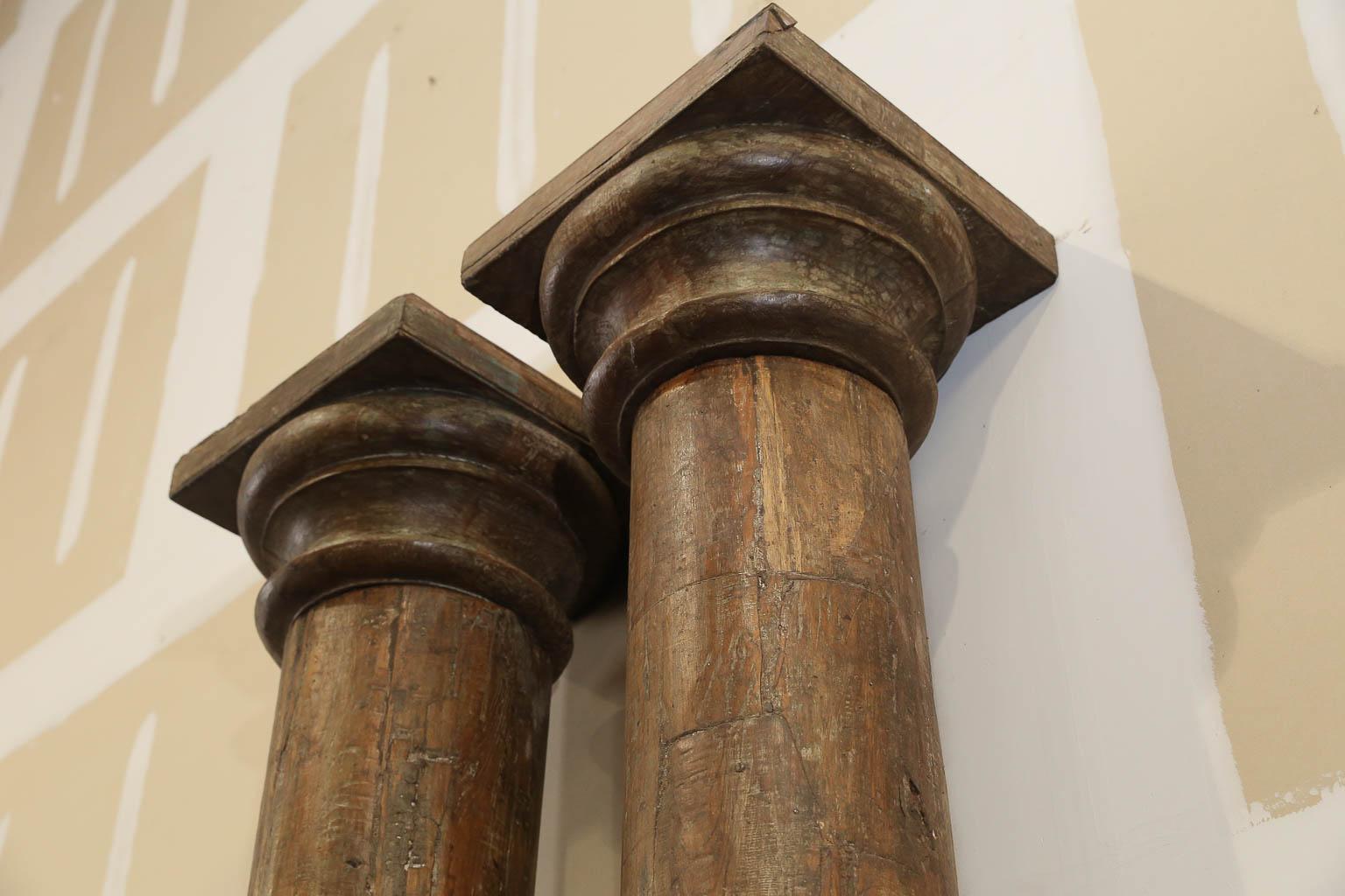 Tall Vintage Wooden Load Bearing Columns In Good Condition For Sale In Houston, TX