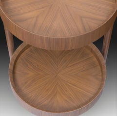 "Set contemporaneo di 2 tavolini da nido in noce "Tallgirl