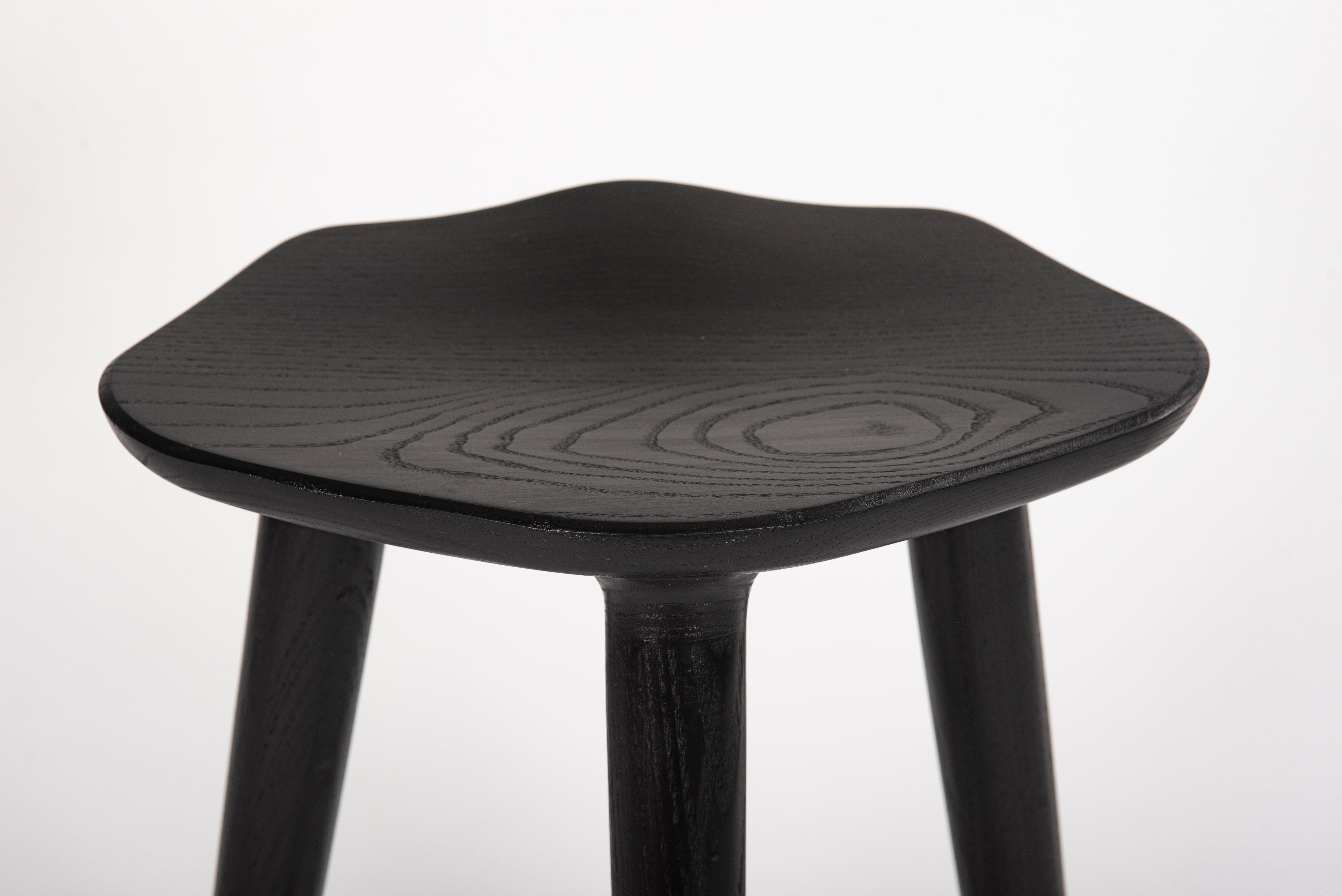 XXI secolo e contemporaneo Sgabello da banco Tam, Wood Wood nero in vendita