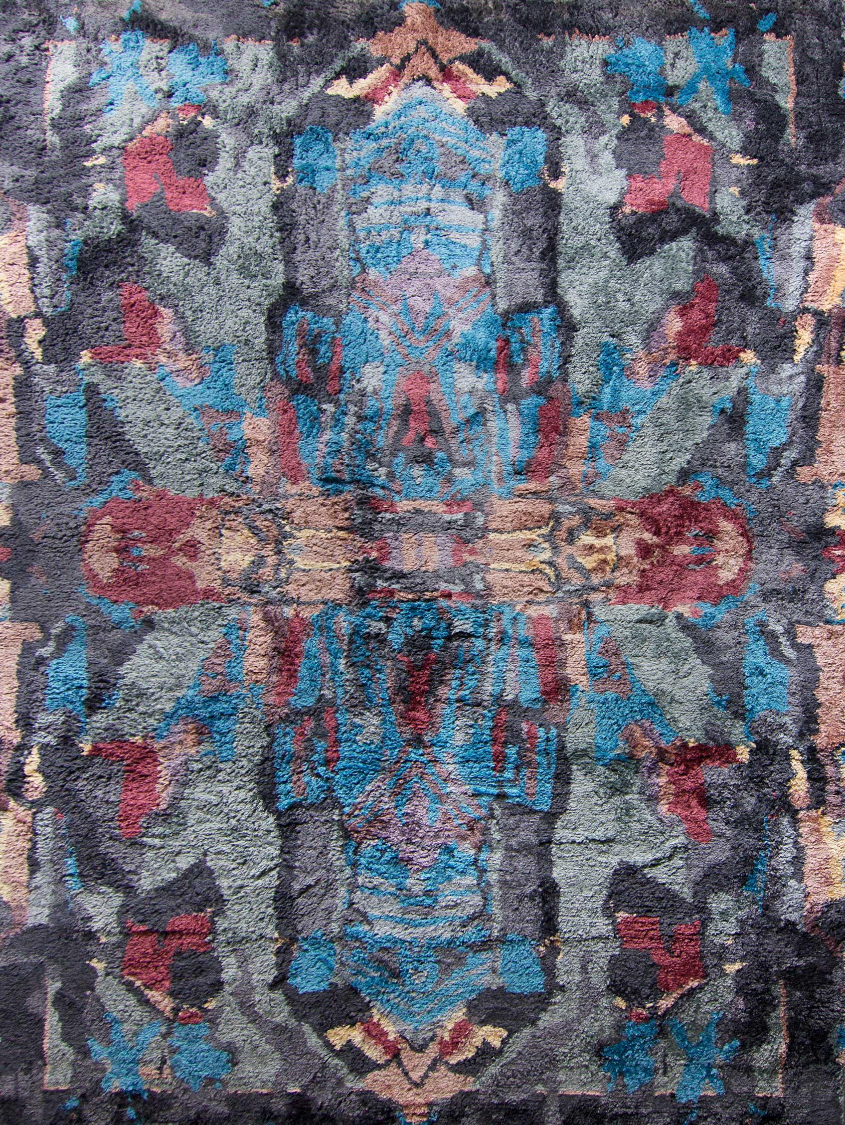 Tamandot Tesoro, handgeknüpfter Teppich von Eskayel
Abmessungen: D 9' x H 12'
Pfahlhöhe: 30 mm
MATERIALIEN: 100% Bambus-Seide.

Die handgeknüpften Teppiche von Eskayel werden auf Bestellung gewebt und können in verschiedenen Größen, Farben,